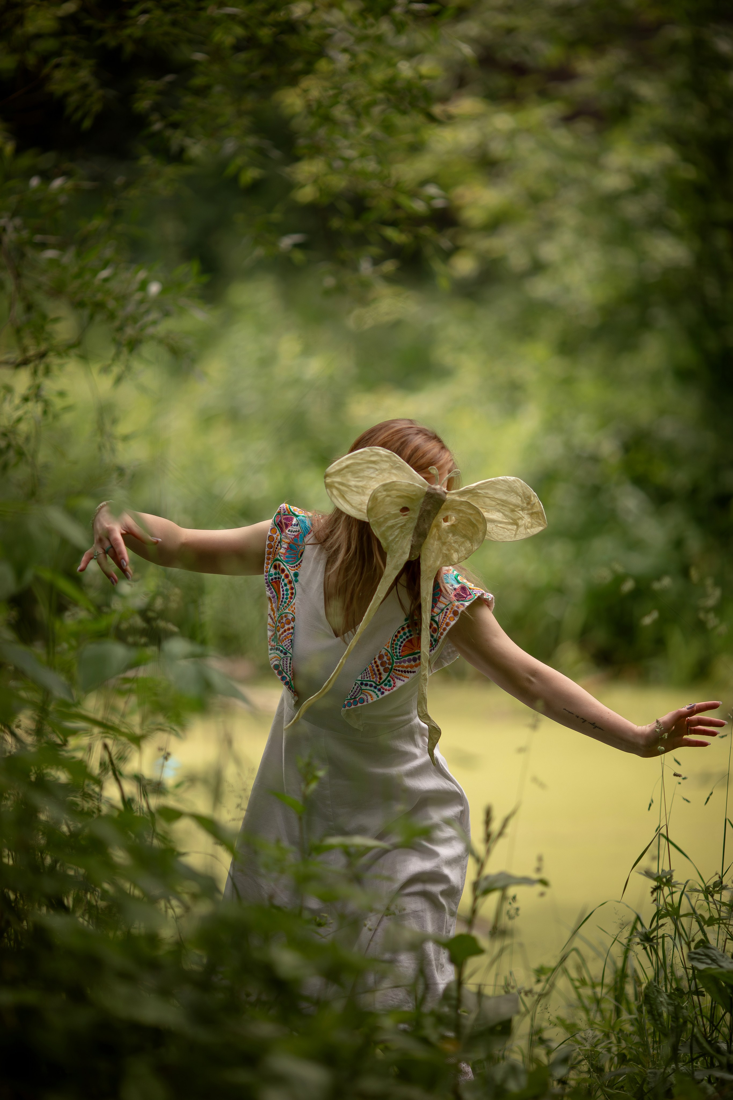 Фотопроект «Духи леса» — маски из папье-маше, свет и тишина природы. Фотограф Анна Грошикова — авторская съёмка на рассвете и закате в Москве, Мытищах, Солнечногорске и Московской области
