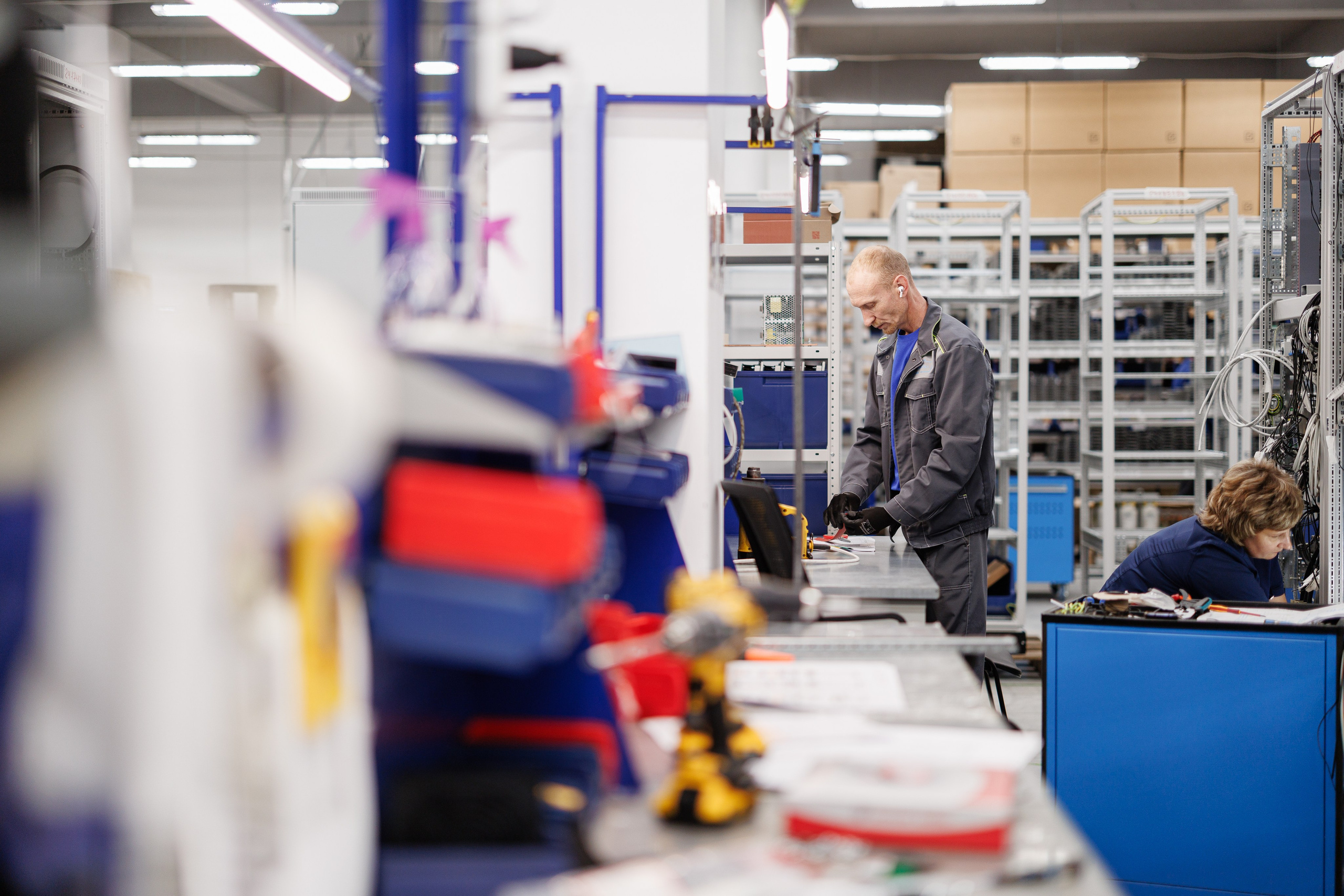 Вольтаг — Экскурсия по производству. Контент для бизнеса в Екатеринбурге Полдень Медиа