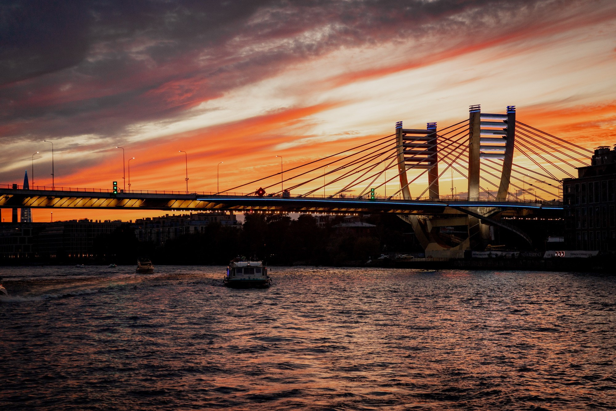 Прогулки на теплоходе. Фотограф Сергей Лукьяненко