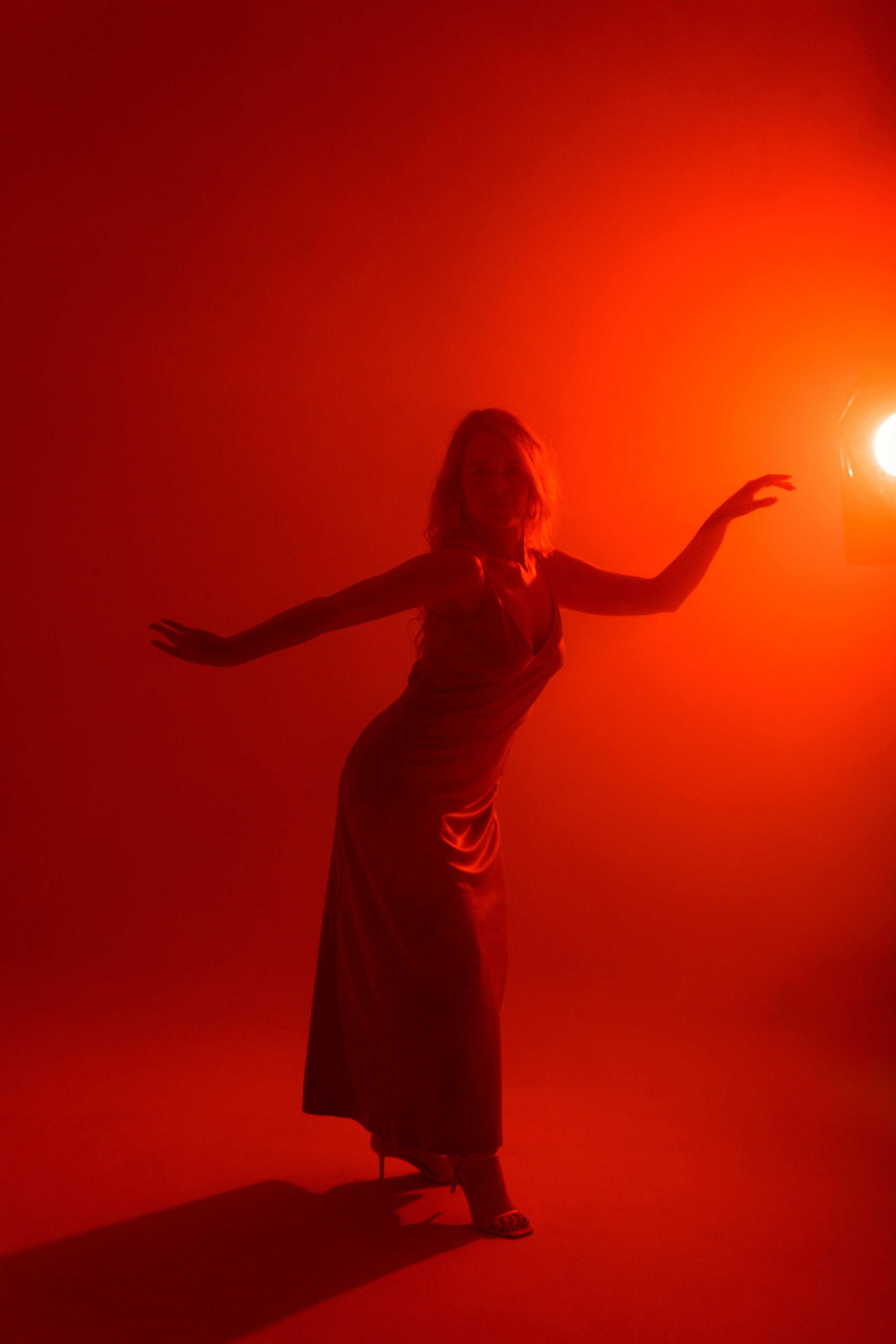 Женская фотосессия на циклораме. Портретный и репортажный фотограф в Сочи Рамодина Юлия