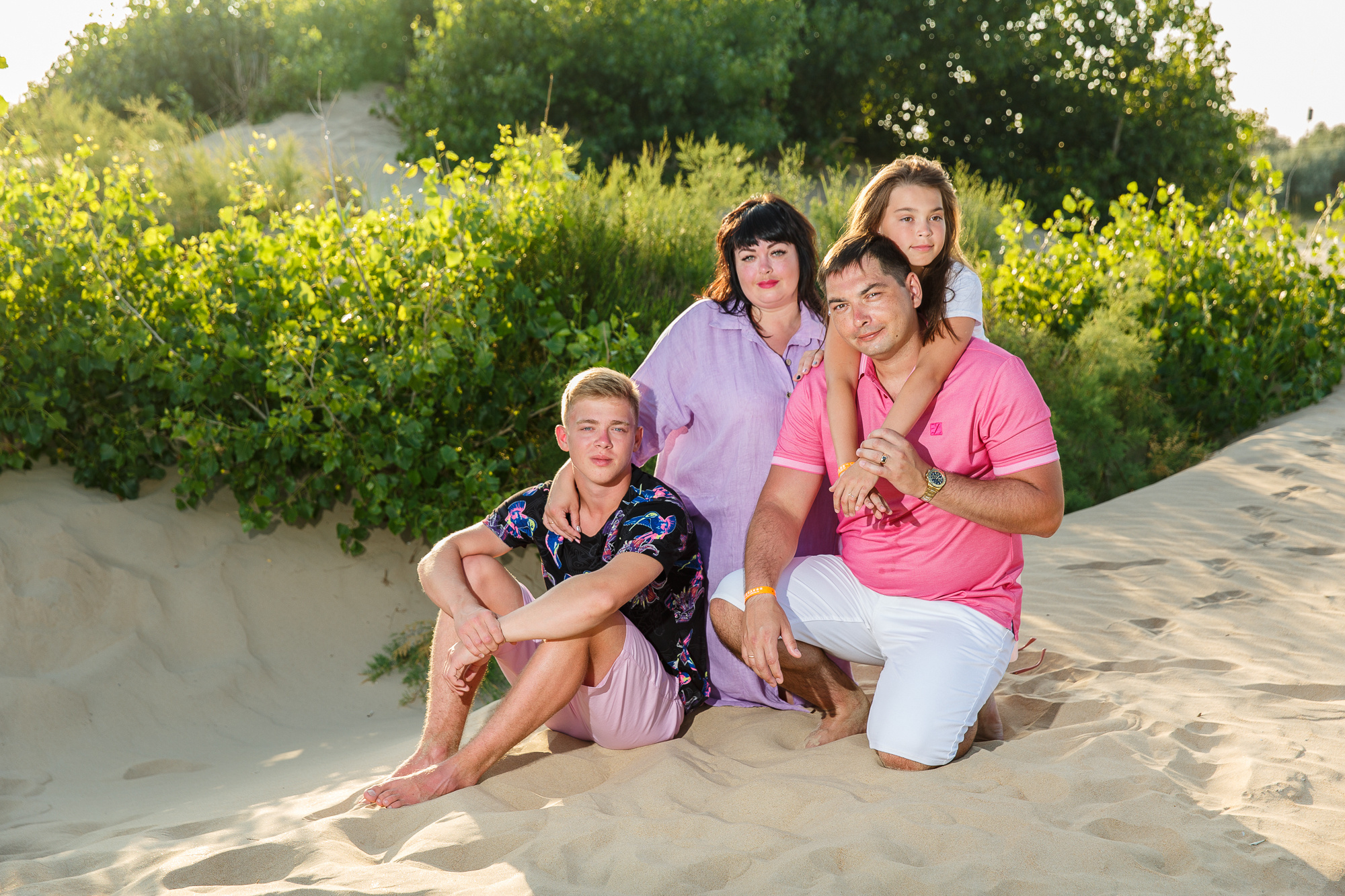 Фотосессия Ессении с братом. Профессиональная фотосъёмка интерьеров, предметная фотосессия еды для меню г. Анапа