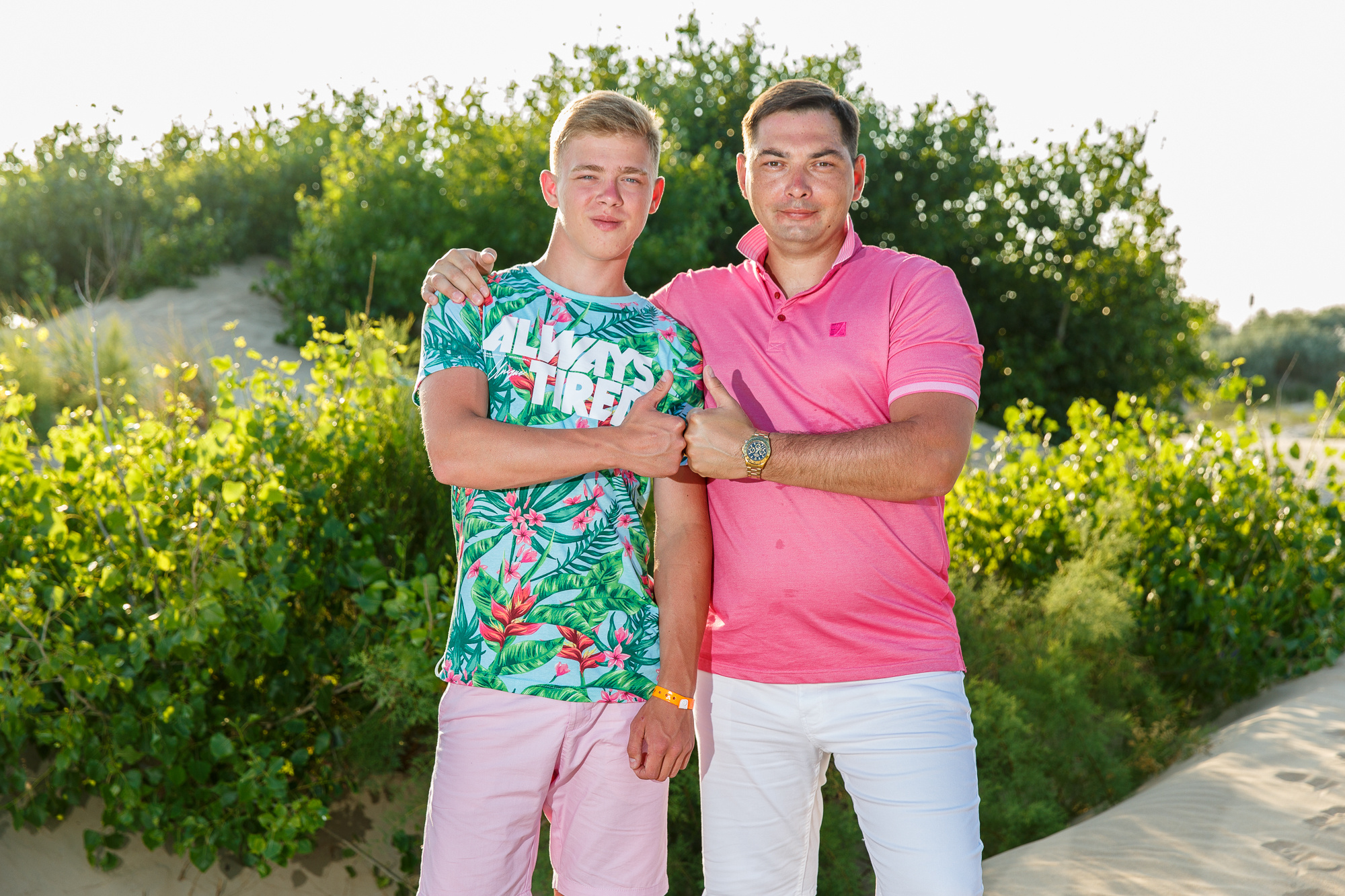 Фотосессия Ессении с братом. Профессиональная фотосъёмка интерьеров, предметная фотосессия еды для меню г. Анапа