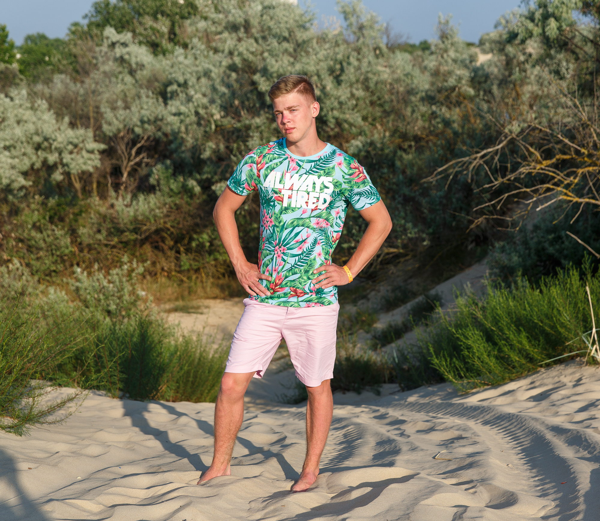 Фотосессия Ессении с братом. Профессиональная фотосъёмка интерьеров, предметная фотосессия еды для меню г. Анапа