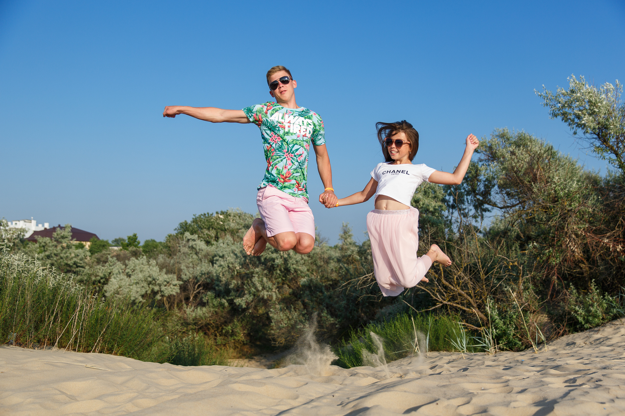 Фотосессия Ессении с братом. Профессиональная фотосъёмка интерьеров, предметная фотосессия еды для меню г. Анапа