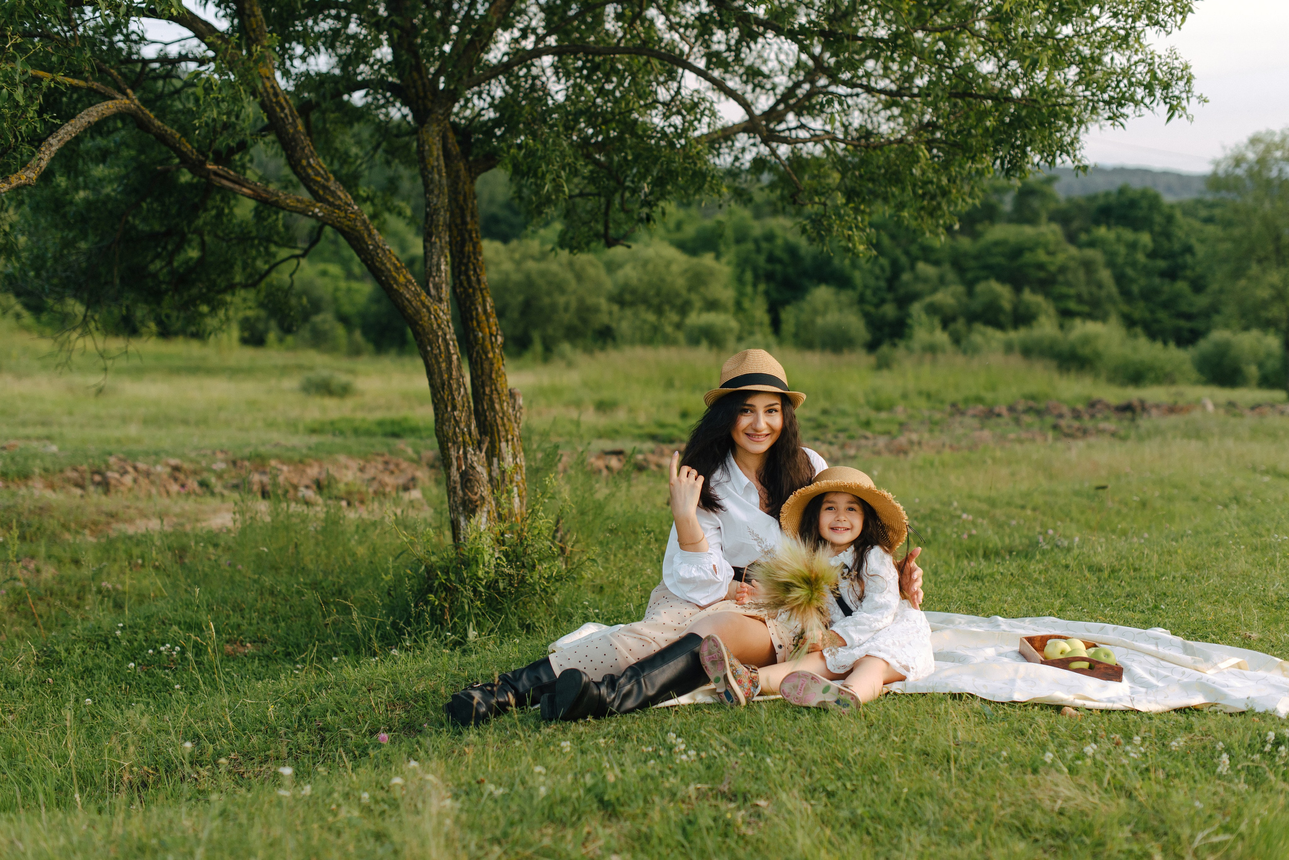 НА ЗЕЛЕНОМ ПОЛЕ. Шашкова Вероника / Свадебный и семейный фотограф Москва и Ярославль