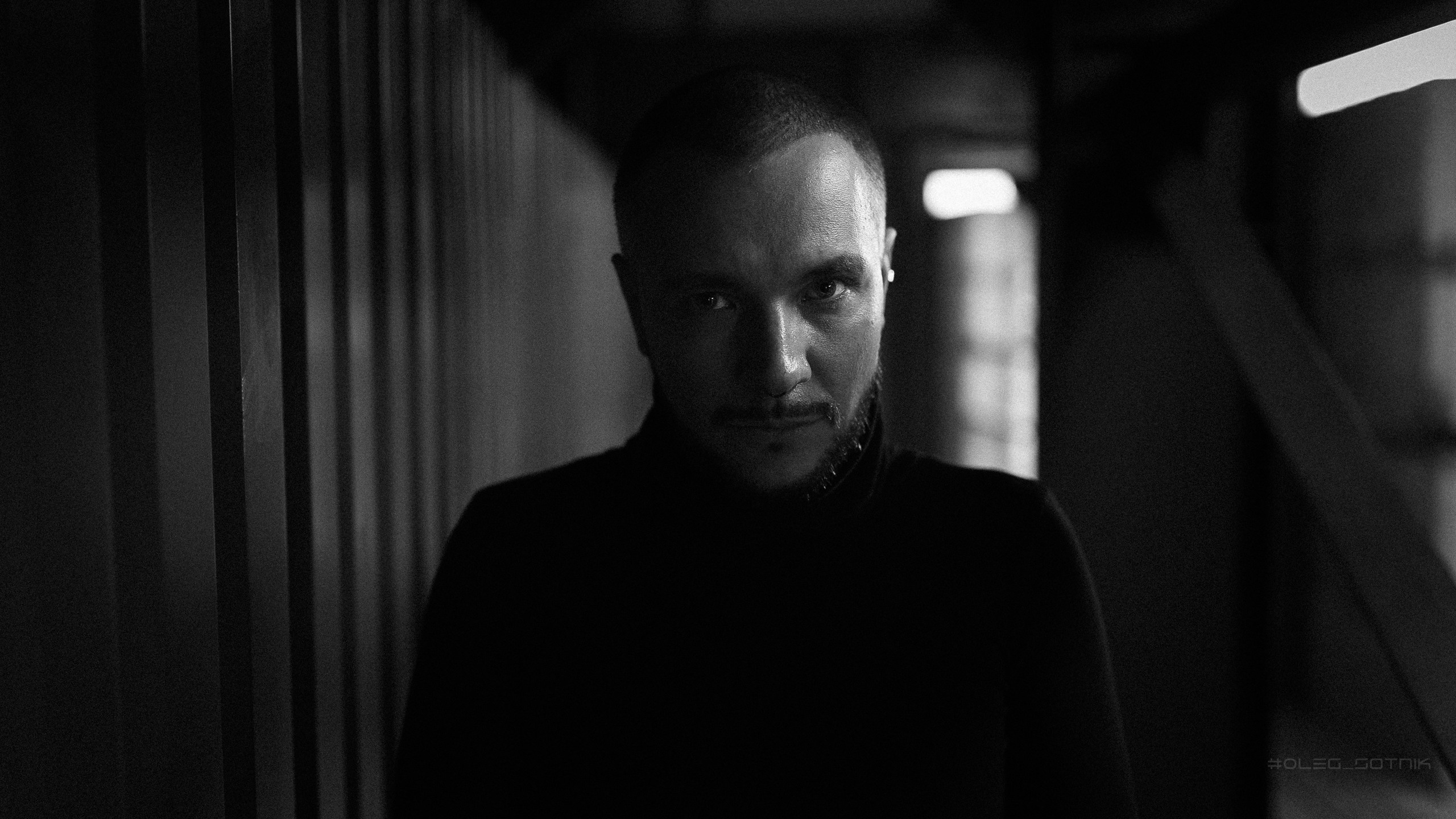 Контент для автора песни «Орлы или вороны» Дениса Разумного. Фотограф Олег Сотник