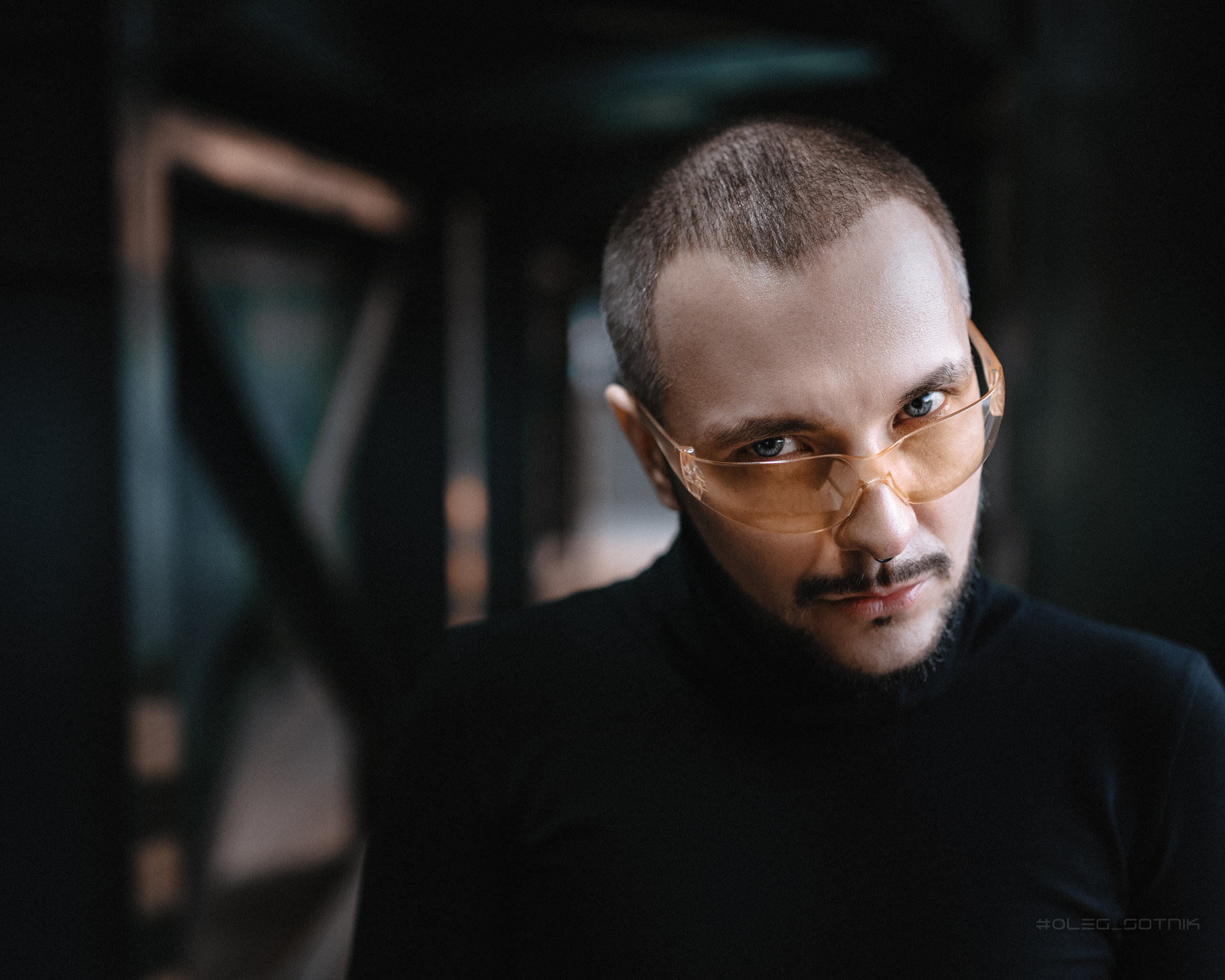 Контент для автора песни «Орлы или вороны» Дениса Разумного. Фотограф Олег Сотник