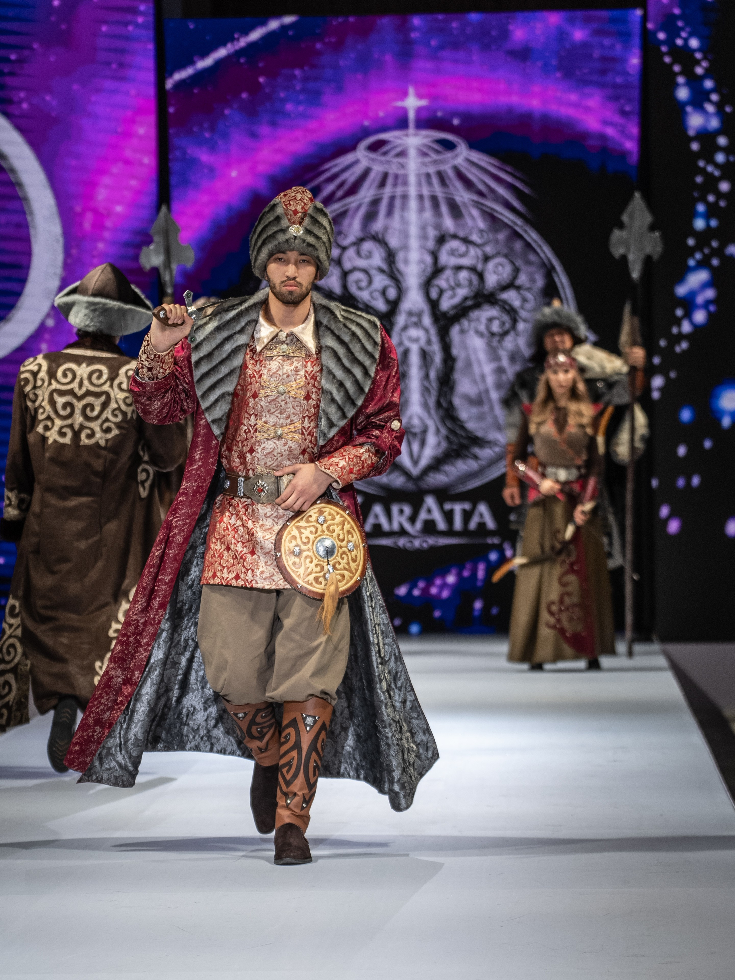 EURASIAN FASHION WEEK Lo Zarata. Сайт Алматинского НЮ АРТ, будуар и фэшн фотографа Дениса Карпенко