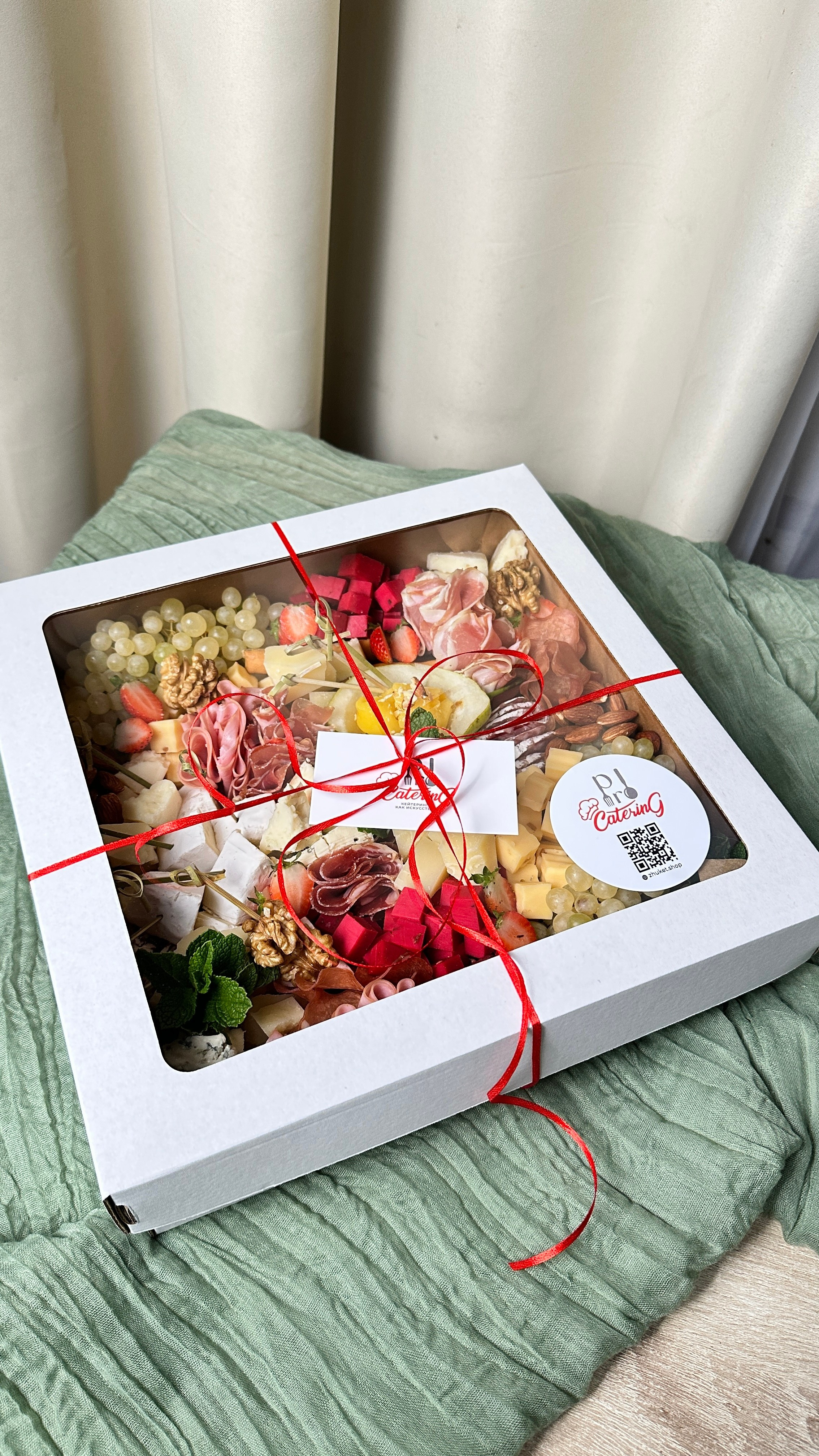 ГастроБоксы. Выездной кейтеринг, съедобные букеты, торты и сладости на заказ