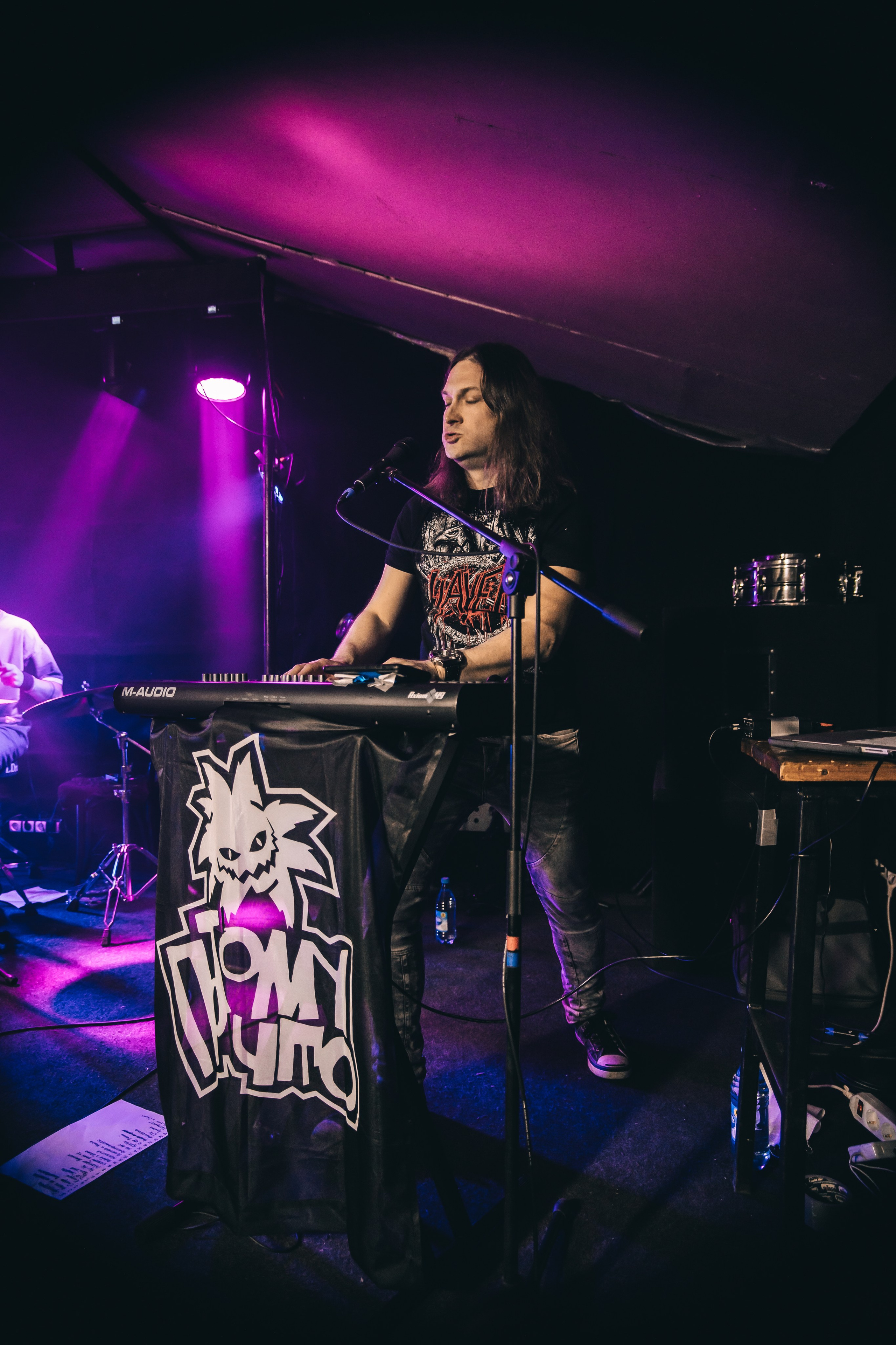 Потомучто. Красноярск, 28.02.2025, бар 64/6. Фотограф Регина Крикунова г. Красноярск