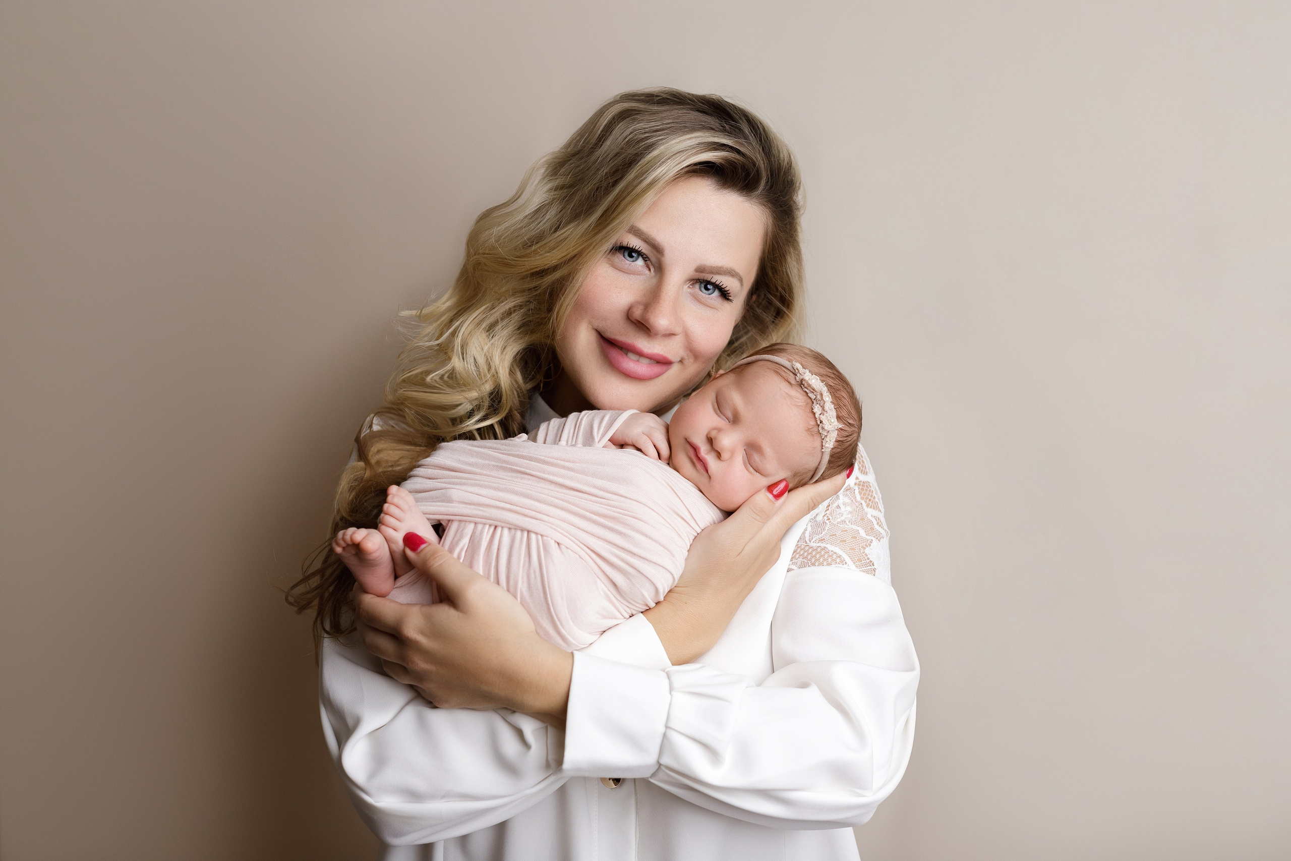 Семейные кадры newborn. Фотограф новорожденных в Ярославле Ольга Зимина