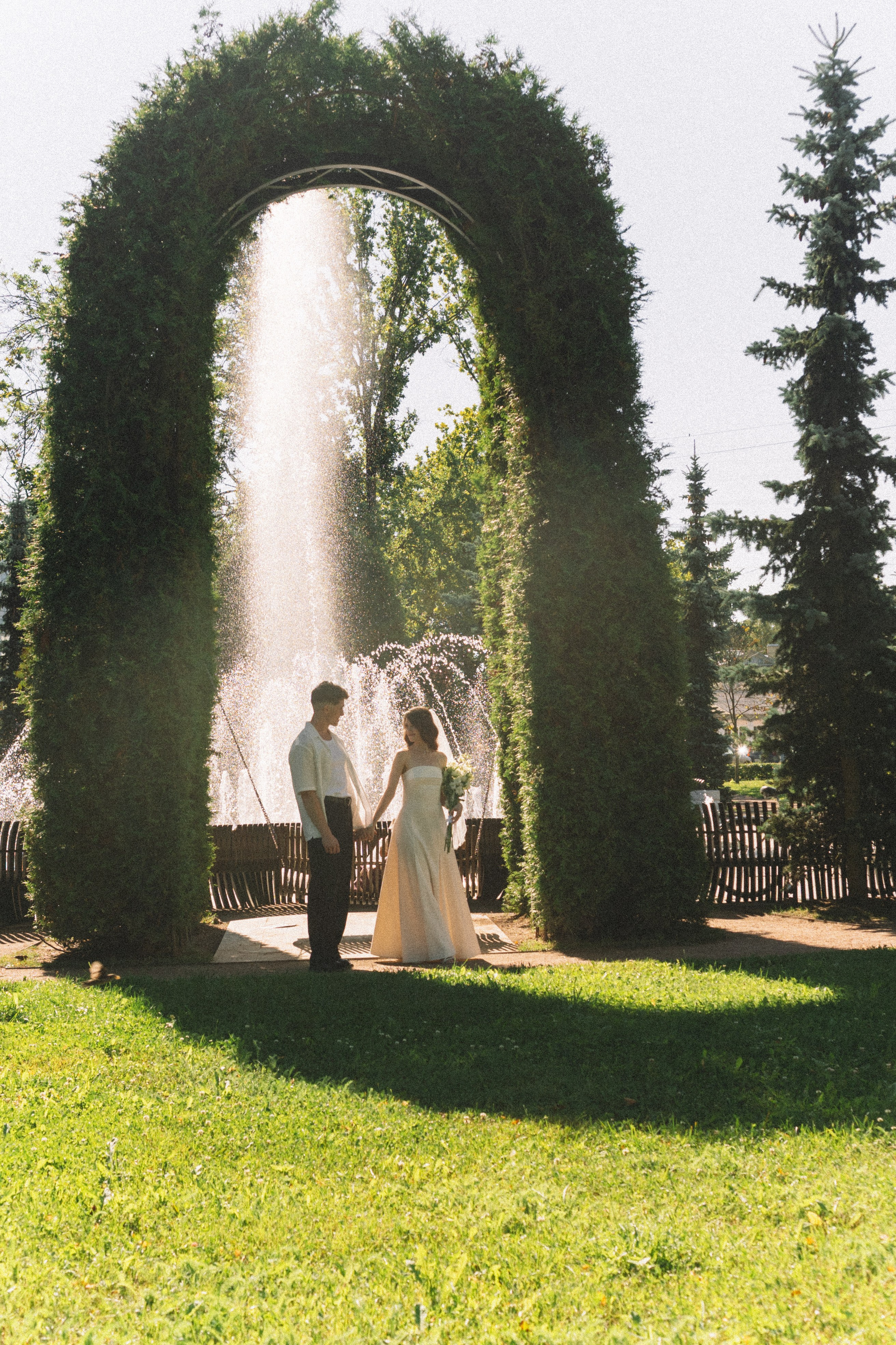 СВАДЕБНАЯ СЬЕМКА В ПЕТЕРГОФЕ И СЬЕМКА РЕПОРТАЖА В ЗАГСЕ ПЕТЕРГОФА. Профессиональный фотограф, Санкт-Петербург — Виктория Богомолова