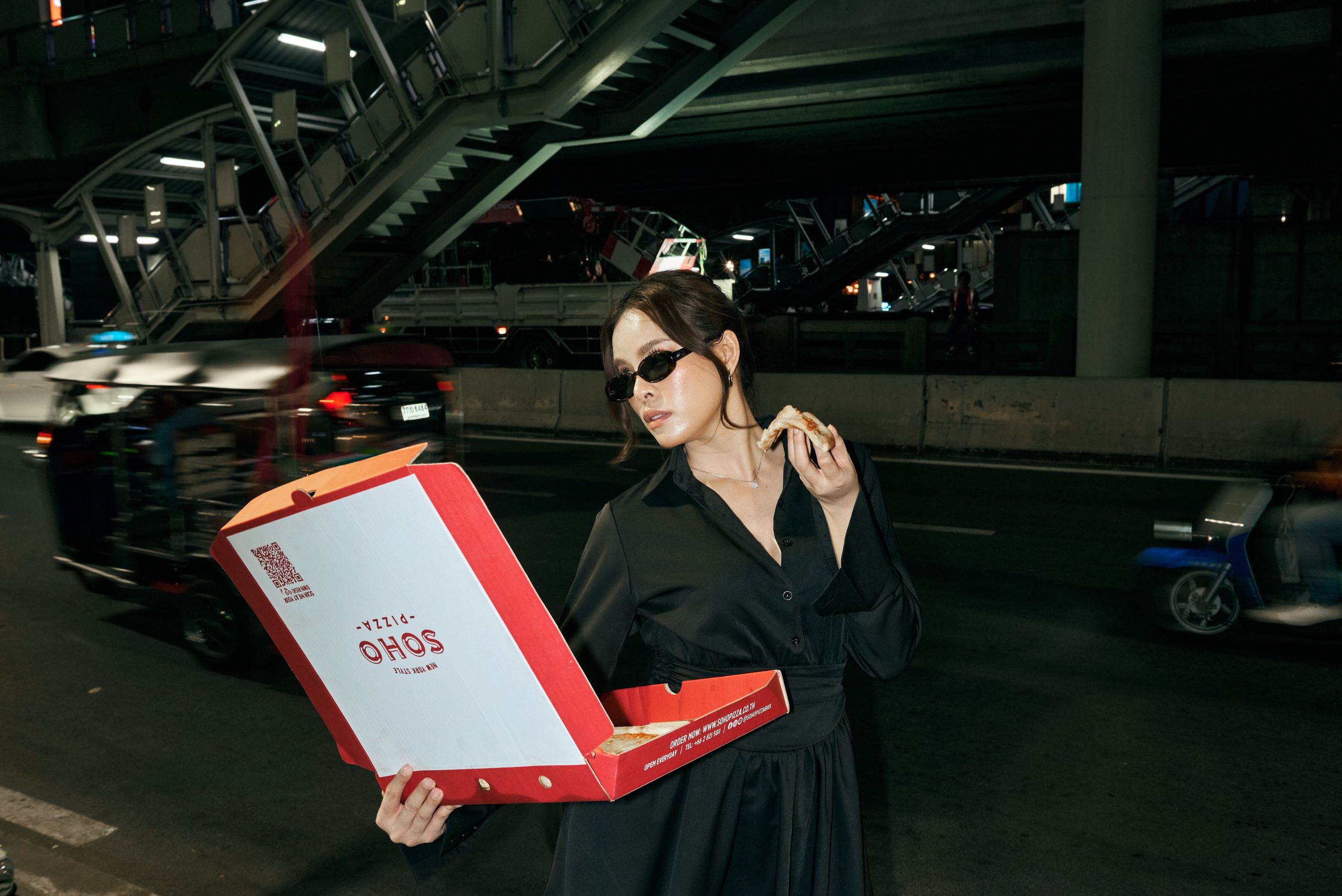 Pizza with Warunya. Photographer Bangkok — Pattaya | фотограф Бангкок — Паттайа