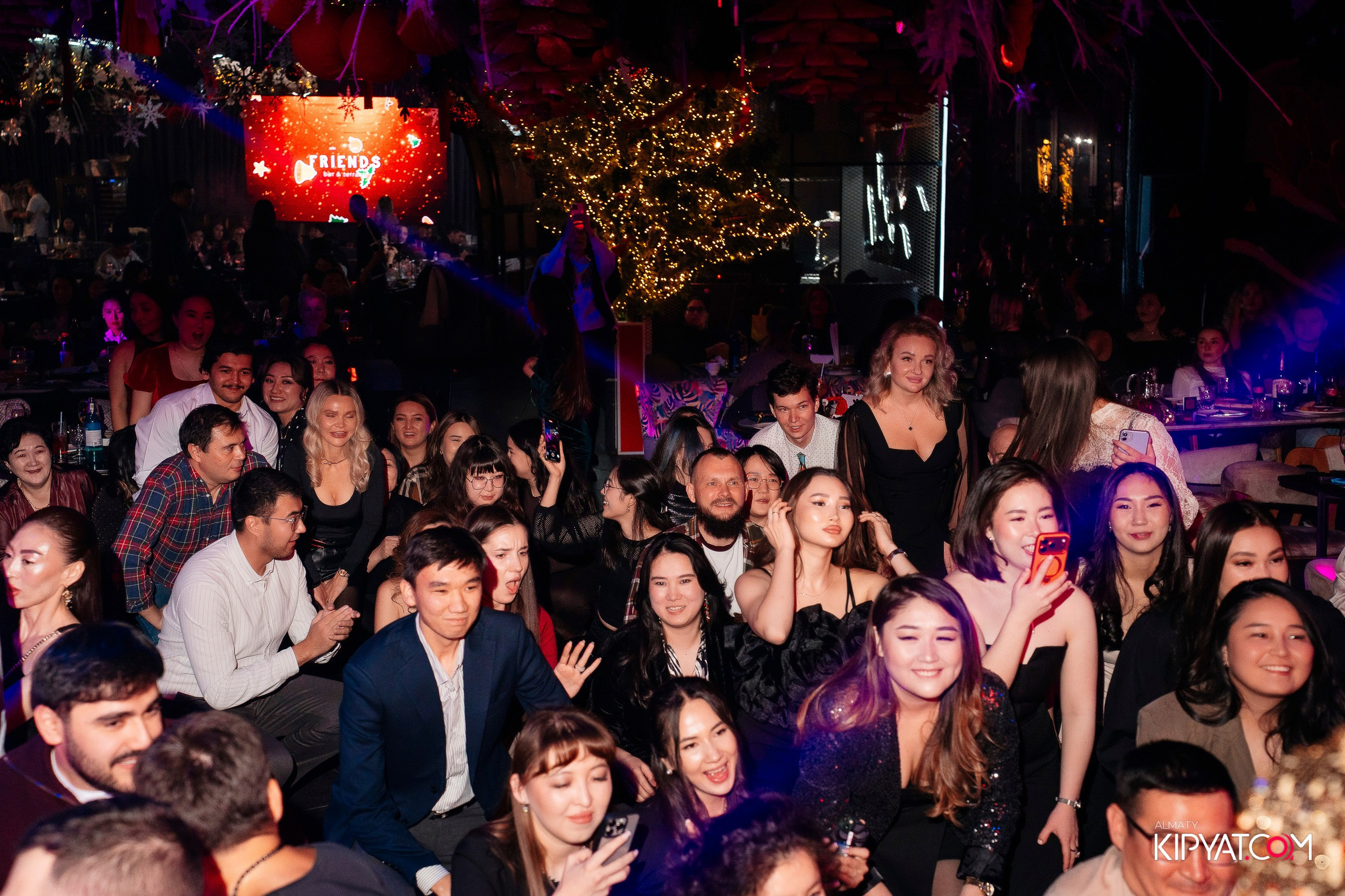 FRIENDS BAR & TERRACE. КИПЯТКОМ АЛМАТЫ! Фотосъемка мероприятий в Алматы