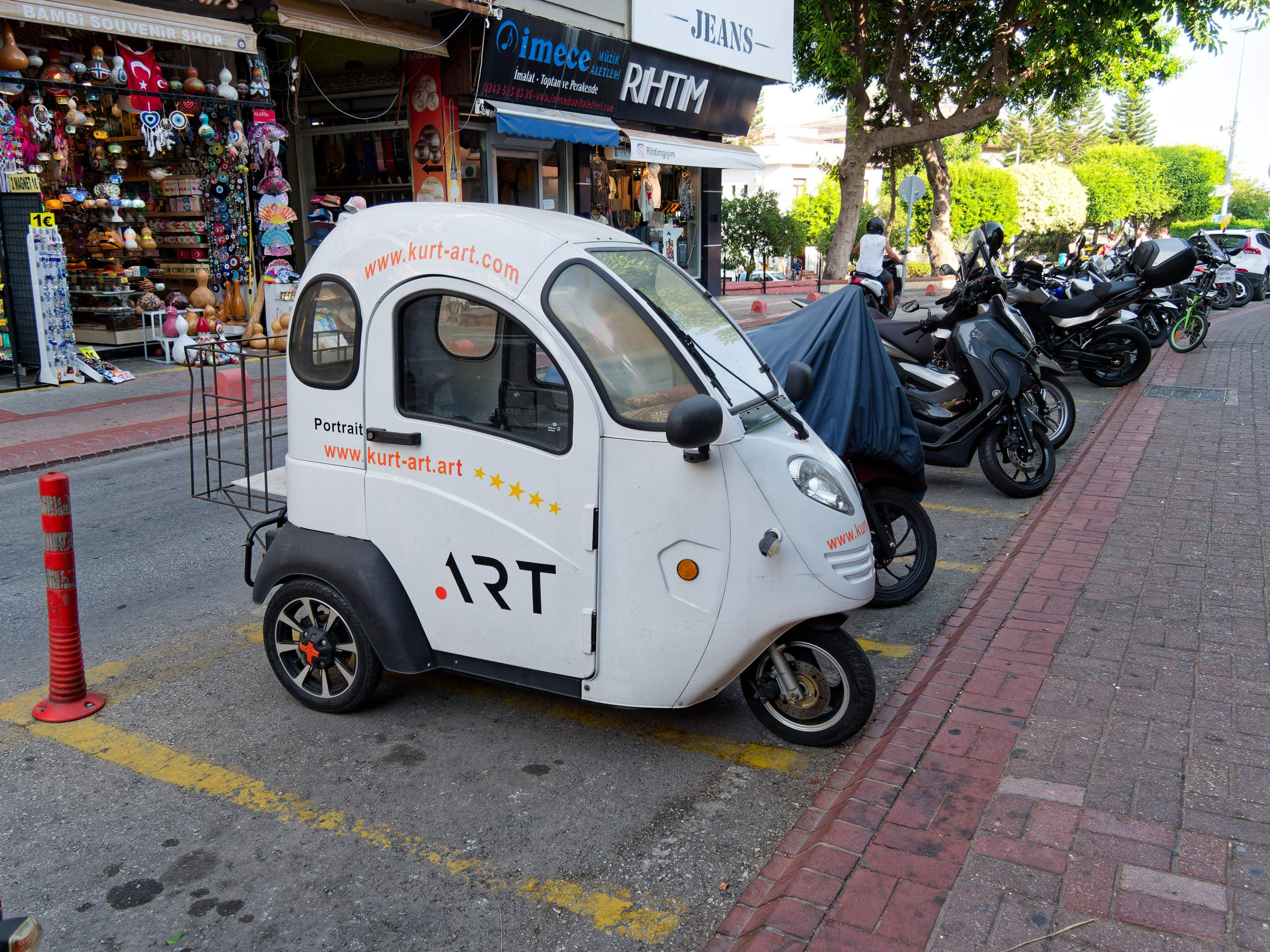 Алания 2025, город, стрит-фото. Избранные фотографии