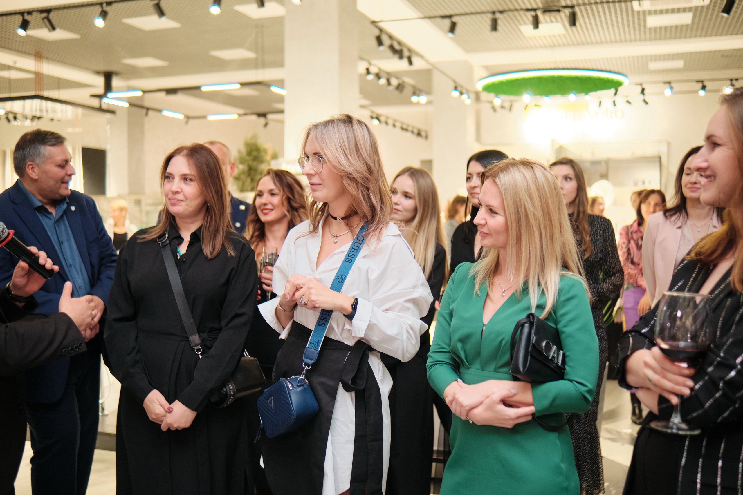 Открытие салона 100 градусов. Антон Ив