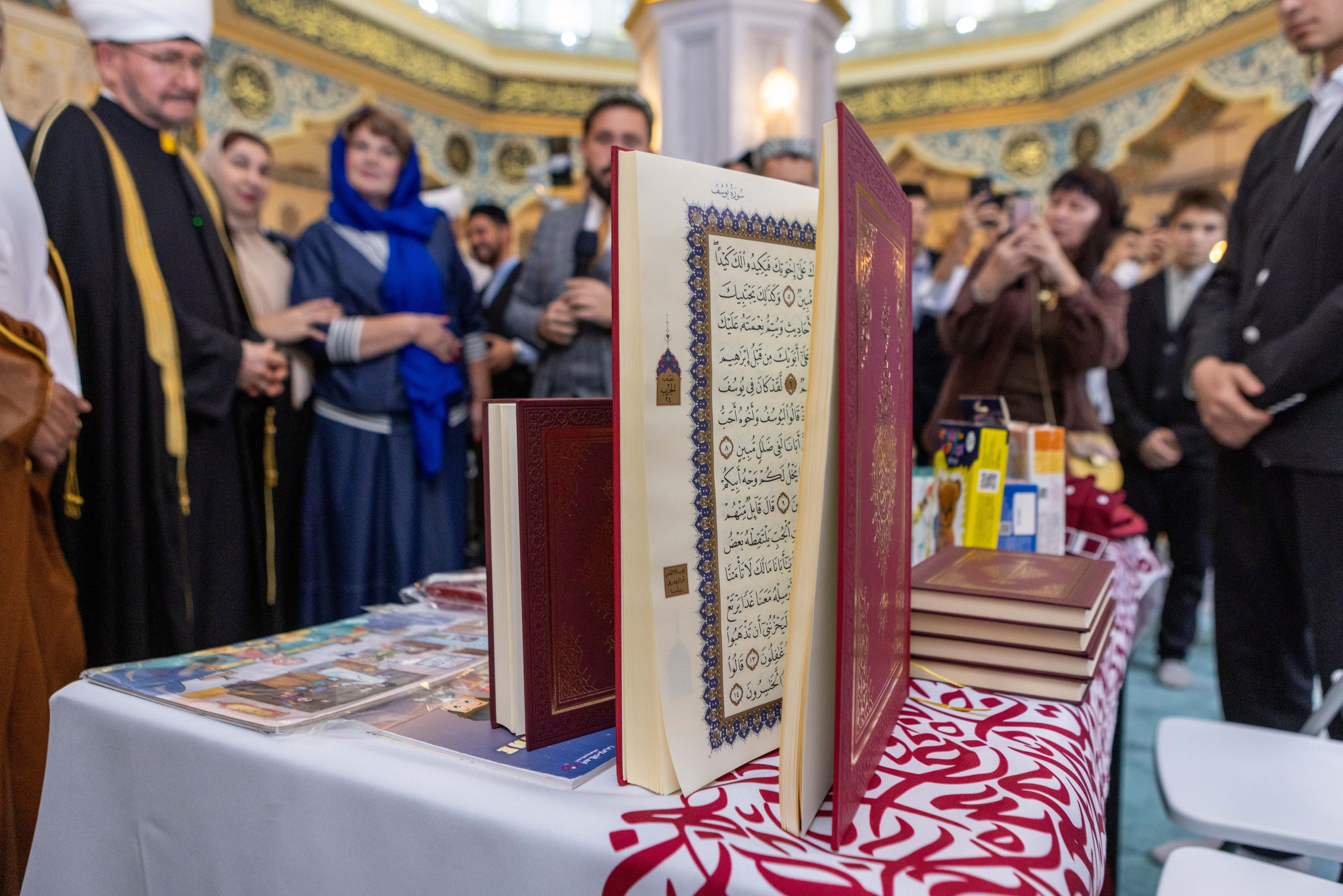 Открытие выставки Мир Корана. Рекламный, предметный, репортажный, семейный фотограф и художник в Москве