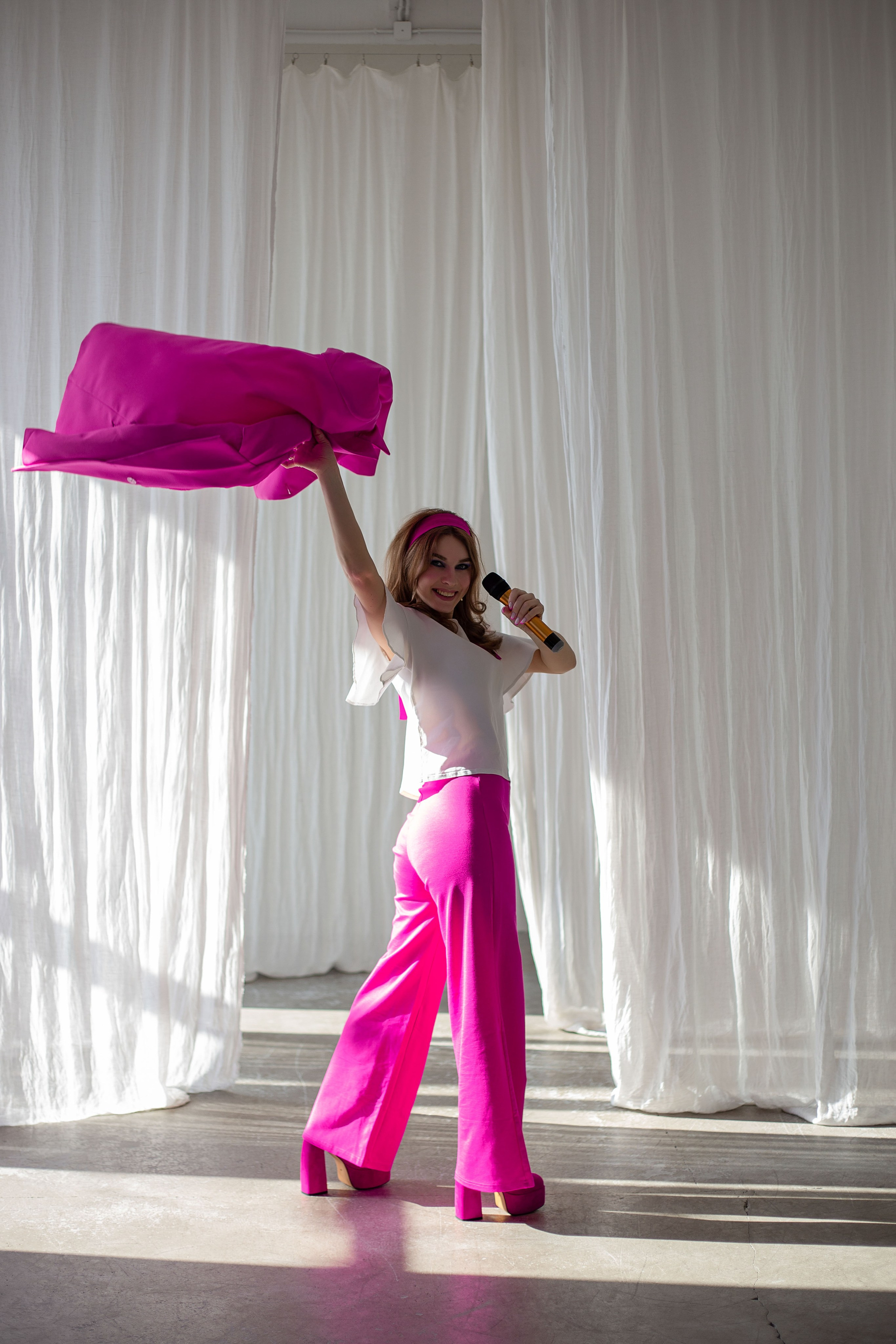 Ведущая Ольга Кернер. Https://malovafoto.ru