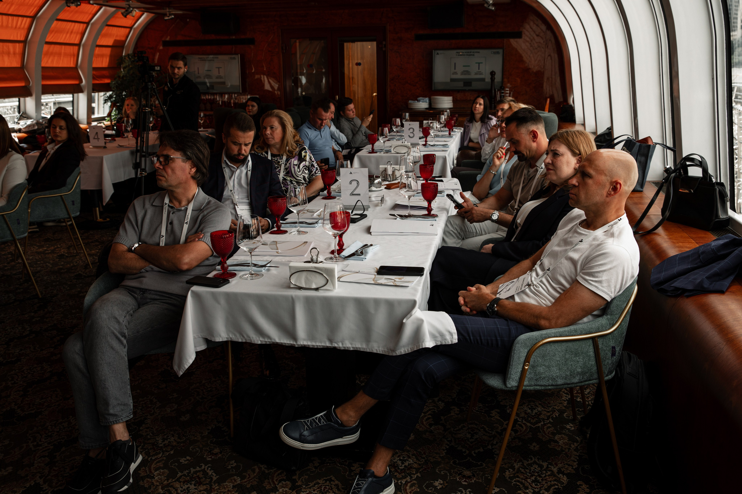 Премиальный клуб ABOSS | Мастер-класс на яхте. Alexey Sentyurin, brands and business photographer in Moscow