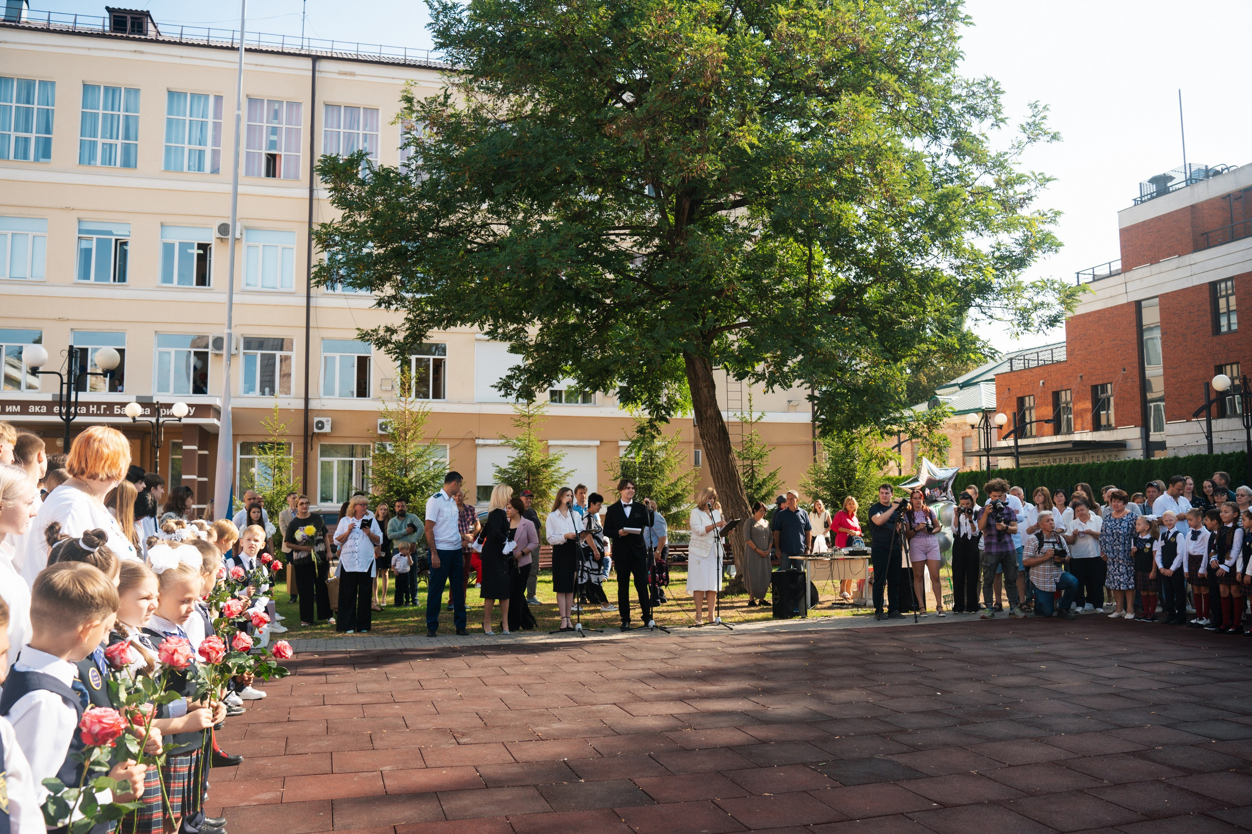 1 сентября | Школа им. Басова. Фотограф в Воронеже Ольга Космодемьянская
