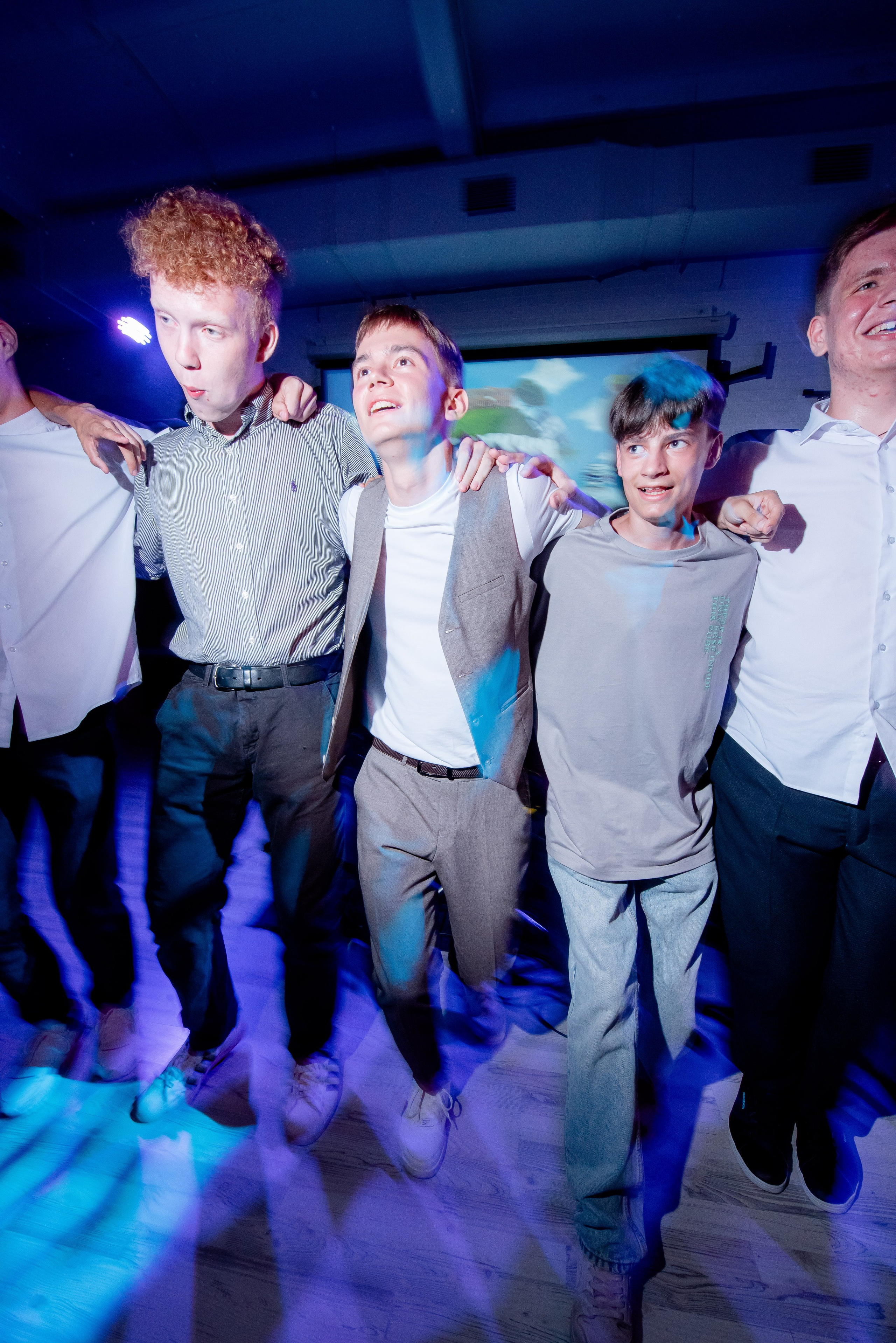 30 Школа. Вручение и Банкет. ДК Юбилейный и Банхоф. Фотограф в Волгограде и Волжском Александр Горбань