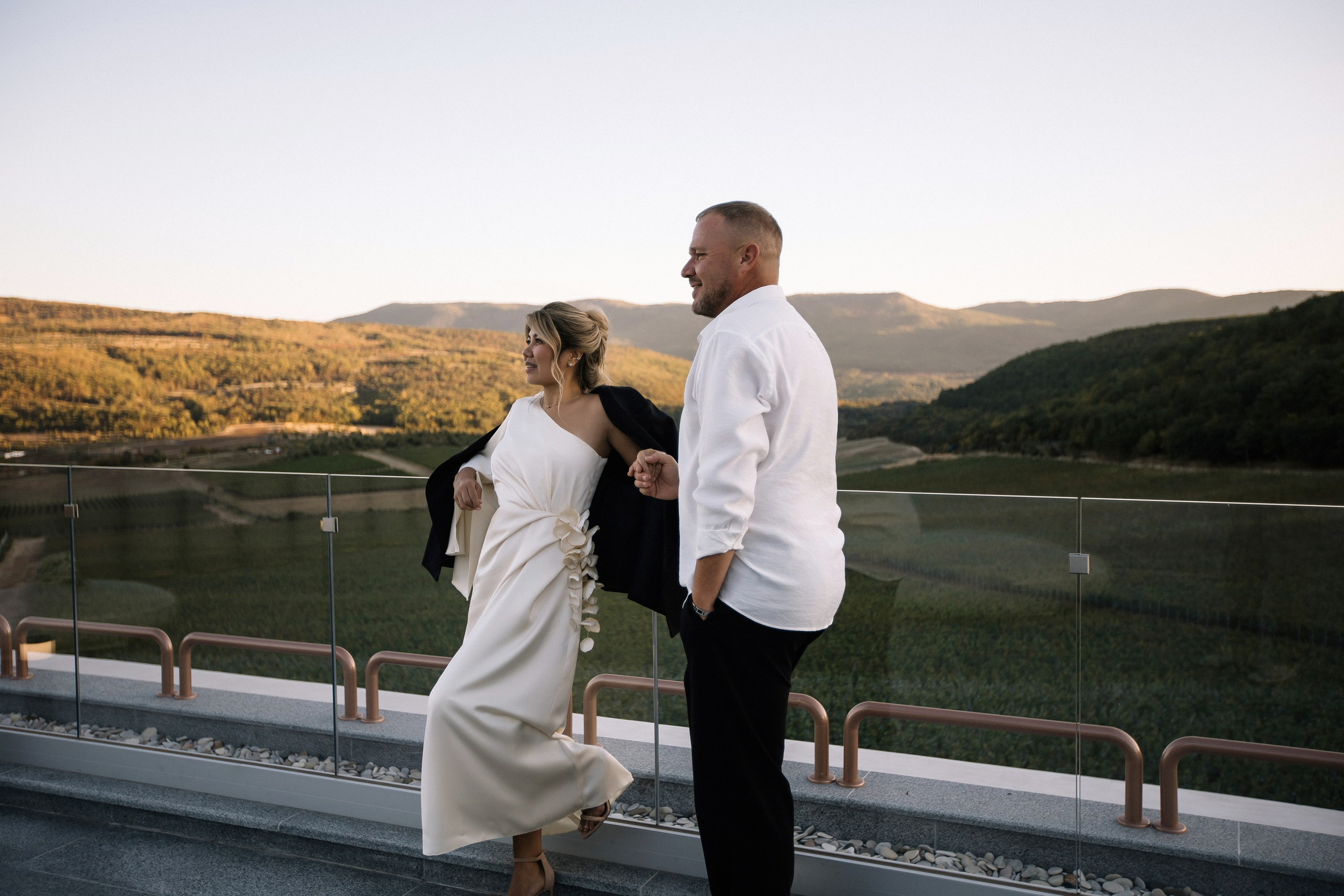 Александр и Гузель. Свадьба для двоих. Винодельня AYA. Фотограф Анна Лейман. Севастополь