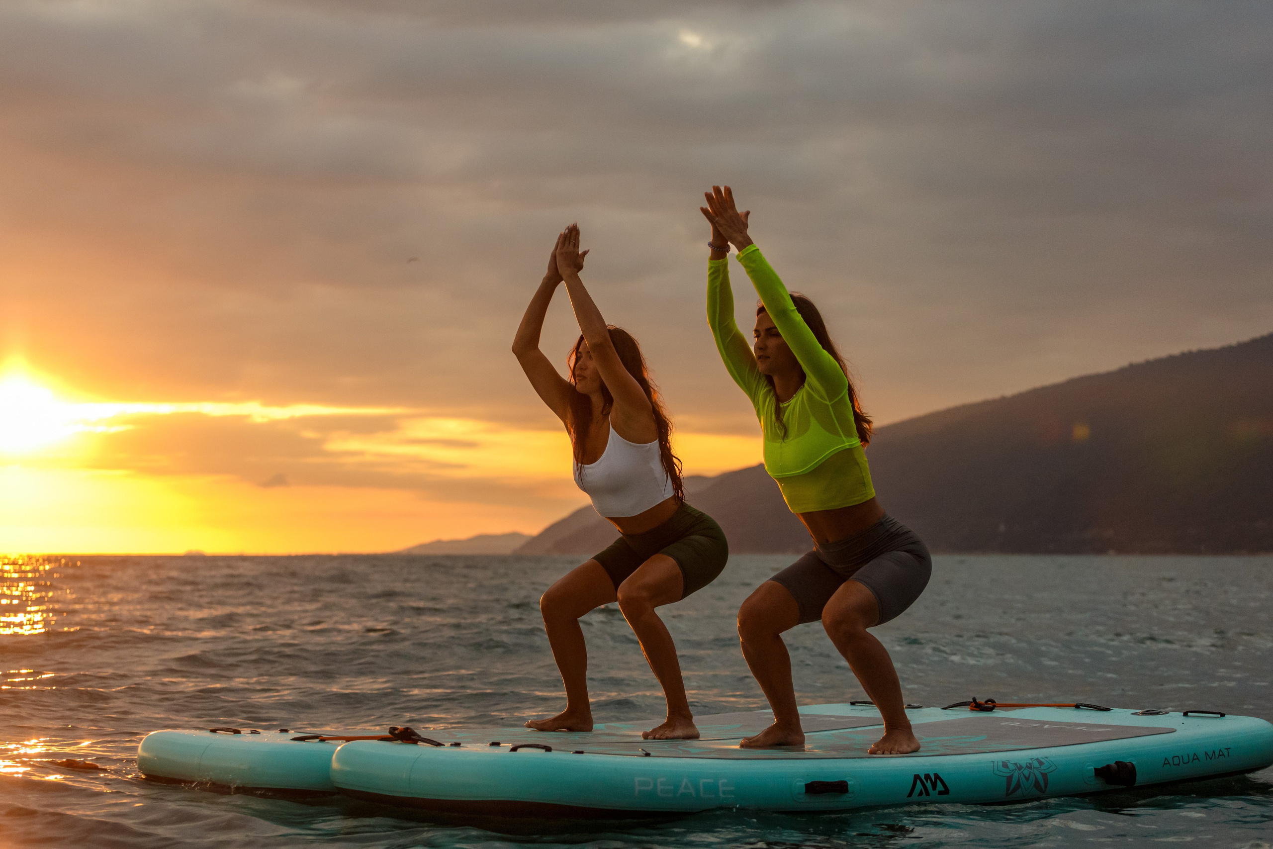 Yoga on your feet. Photographer in Saint-Petersburg and Moscow Max Spector