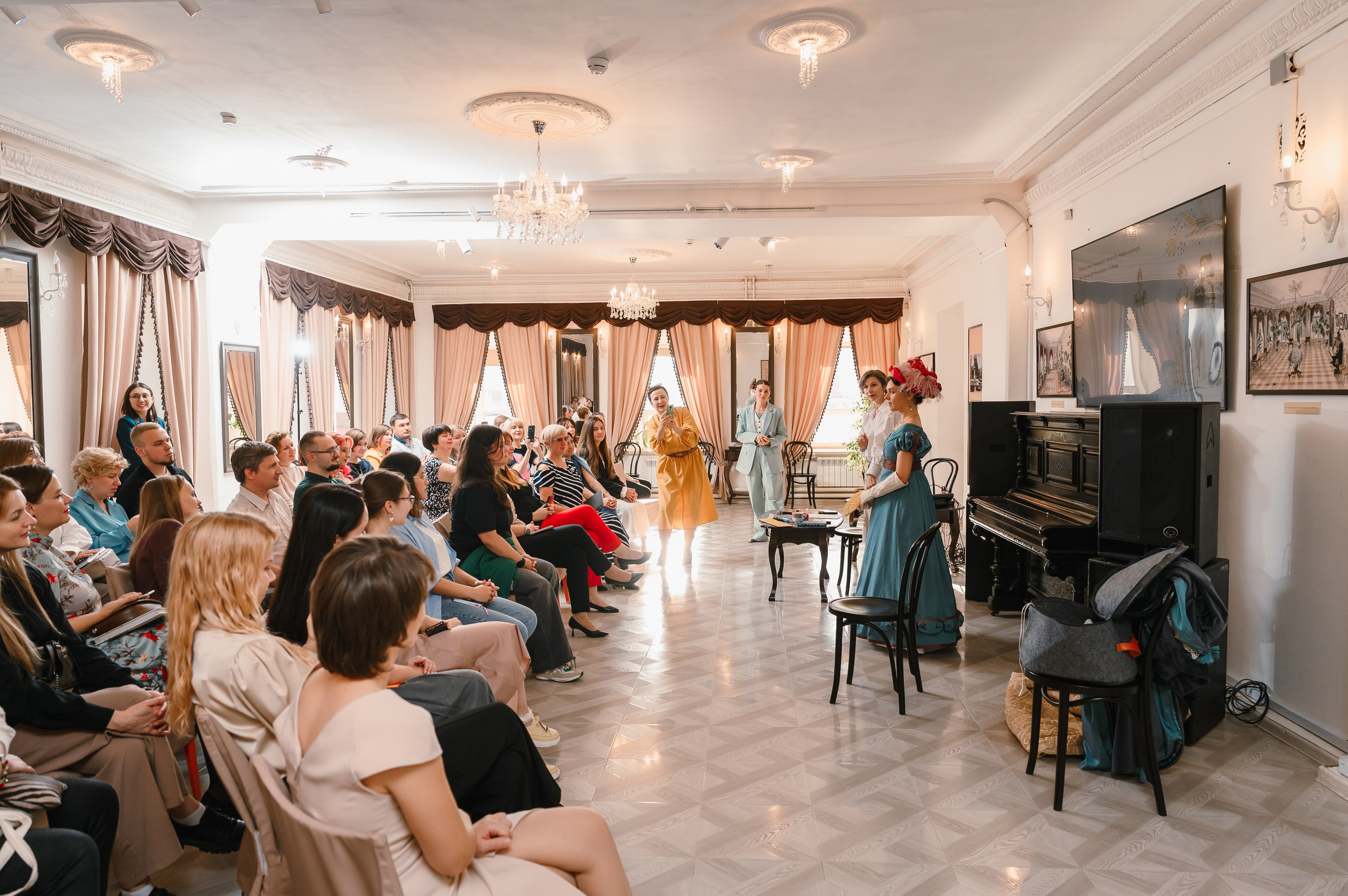 «Евгений Онегин»: лекция в особняке. Wedding and family photographer USA