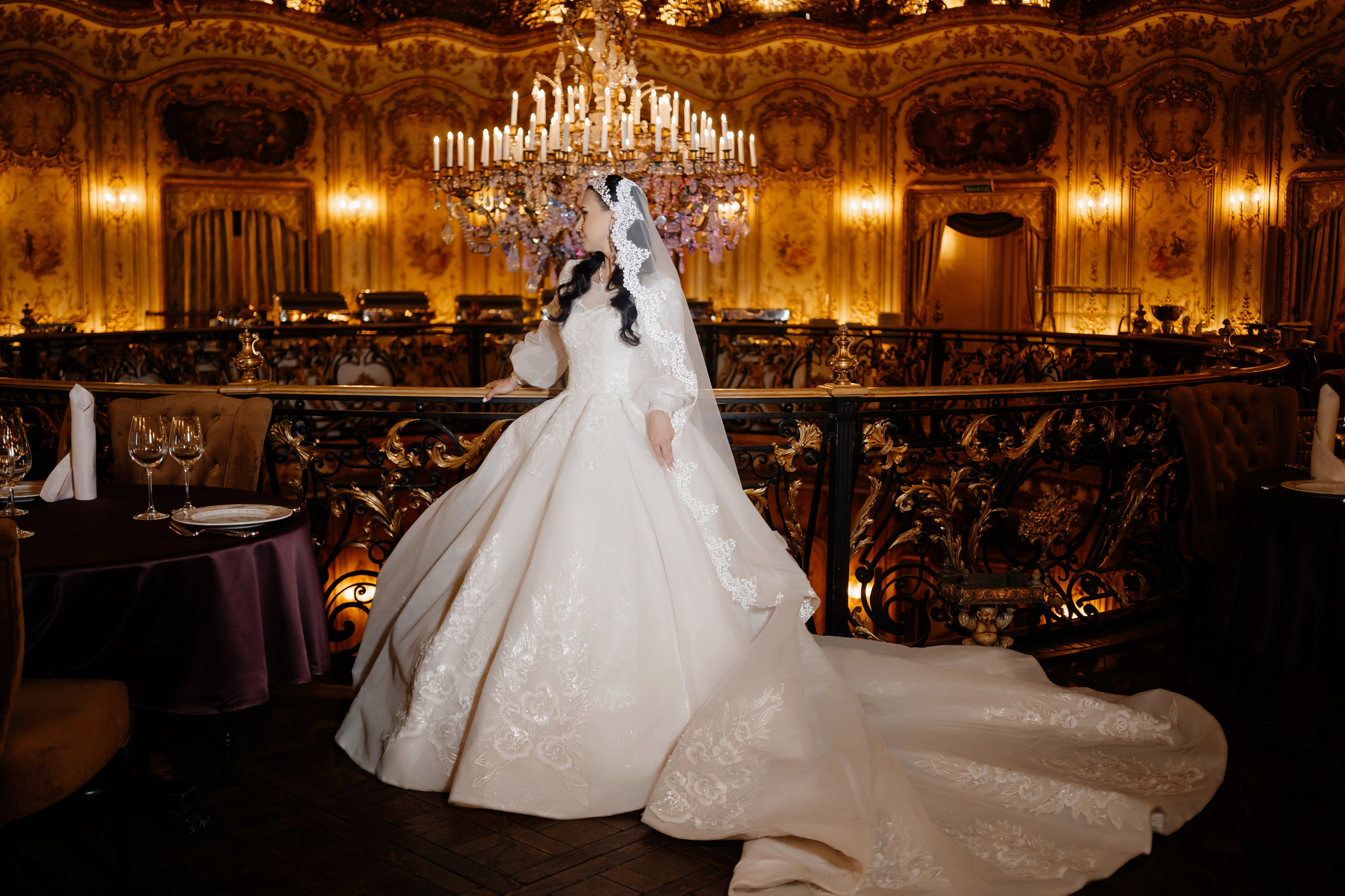 Свадебная фотосессия в ресторане Турандот. Свадебный и семейный фотограф в Москве Светлана Зоткина