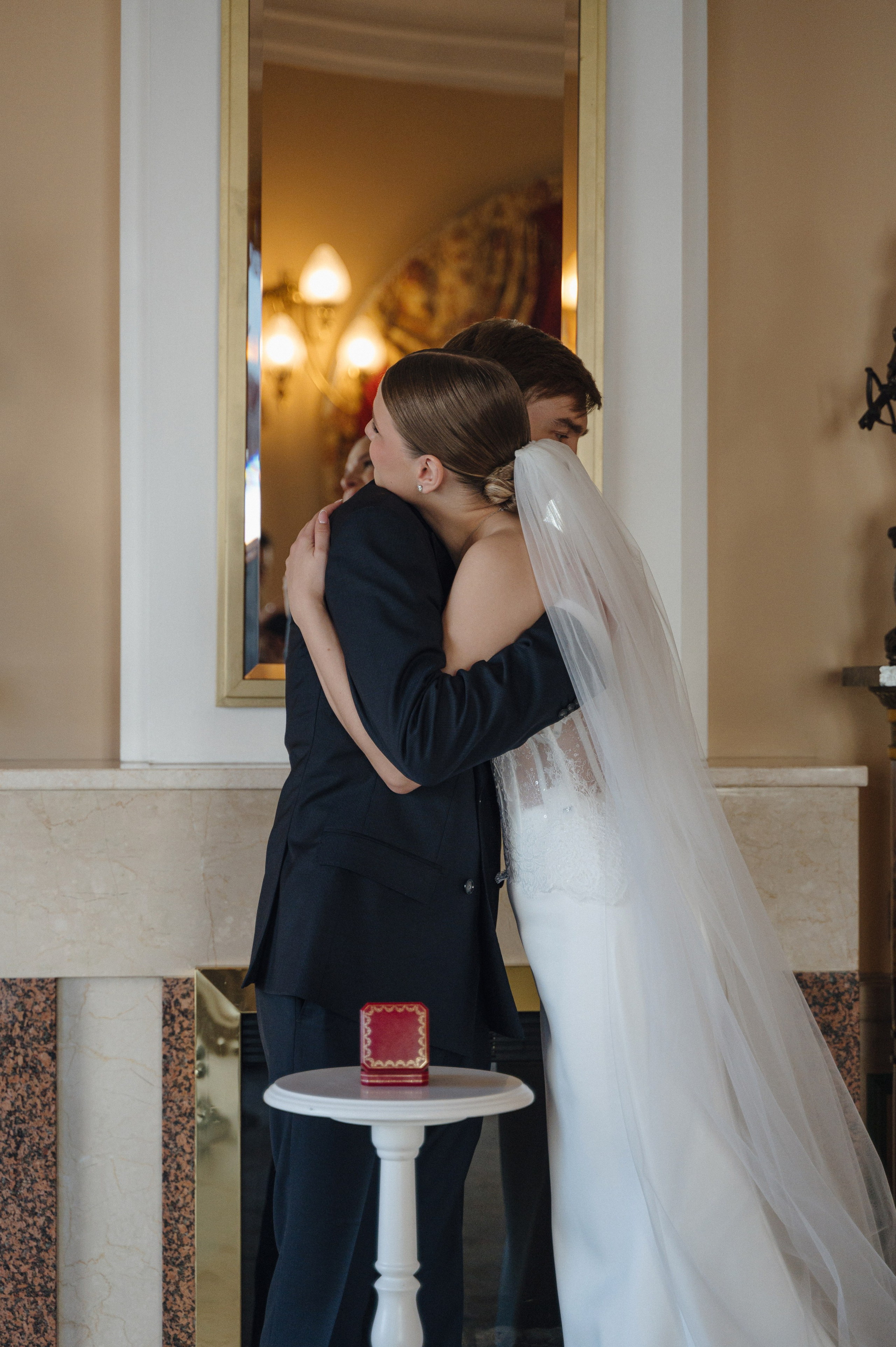 Дмитрий и Луиза. Гостиница Националь и ресторан Белуга. Свадебный фотограф Москва и Санкт-Петербург. Анастасия Чудина