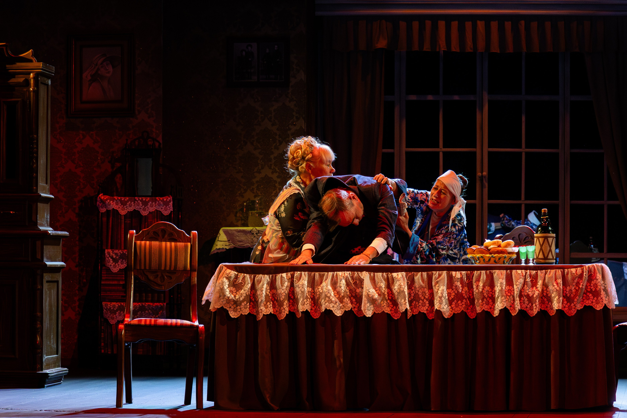 Театр Юного Зрителя «Отчаянные Тетки». Фотограф Марк Файзулин