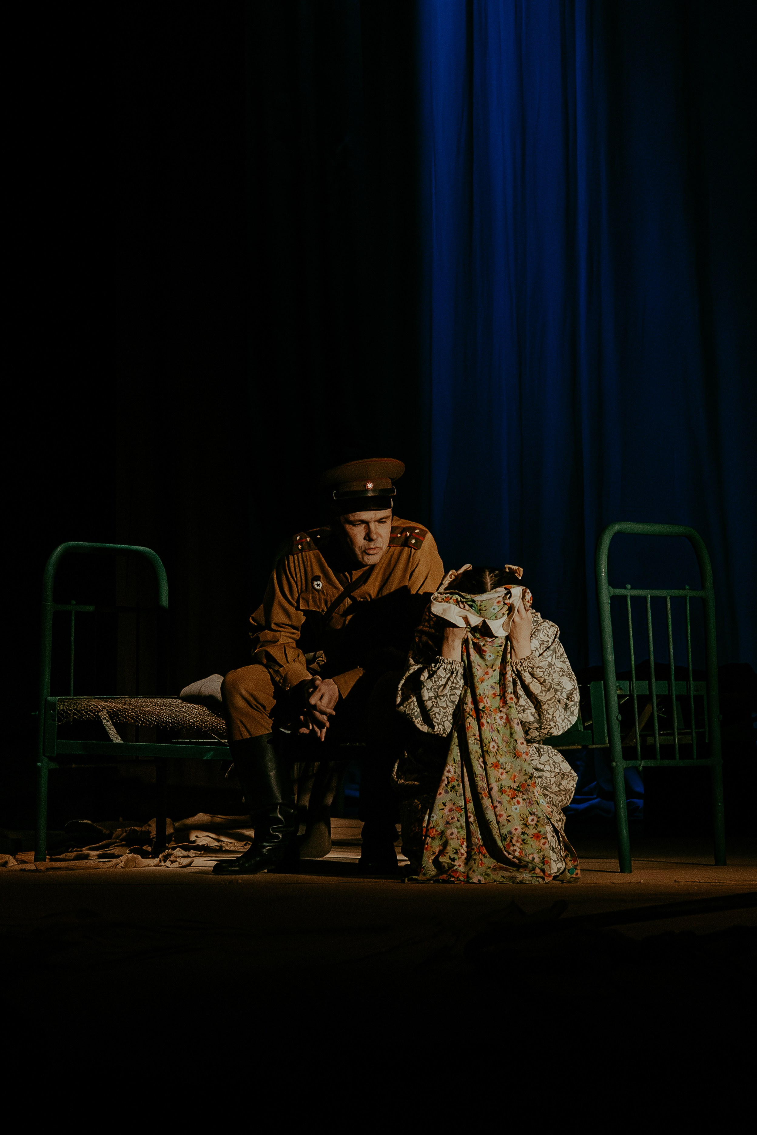 Театр Юного Зрителя " Не покидай меня». Фотограф Марк Файзулин