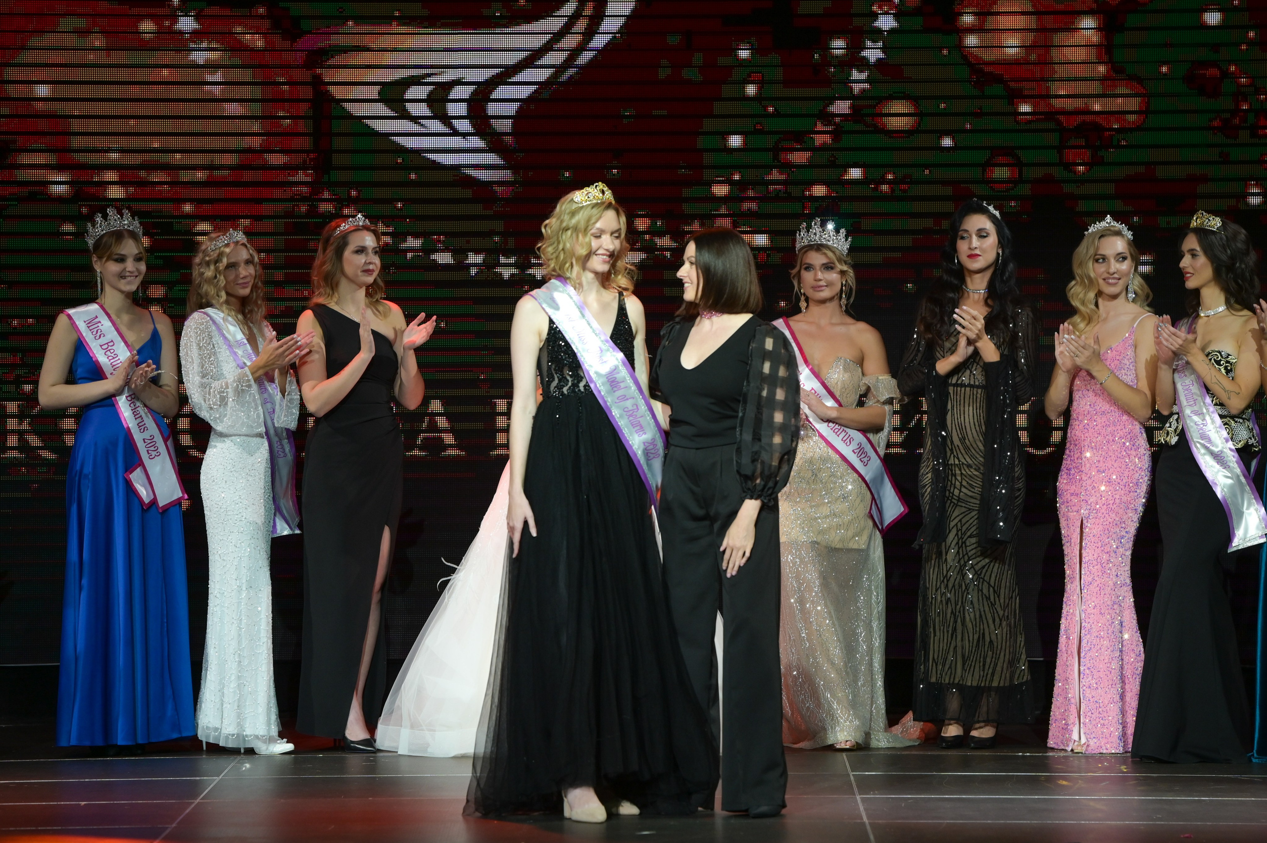 Фотографии с конкурса красоты. Фотоуслуги, услуги фотографа, фотографирование важных событий