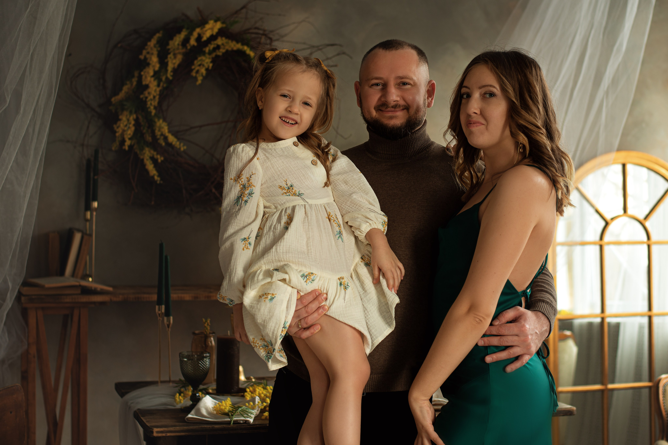 Сергей, Ольга и Алиса. Фотограф Таинств Крещения и Венчания в г. Курске