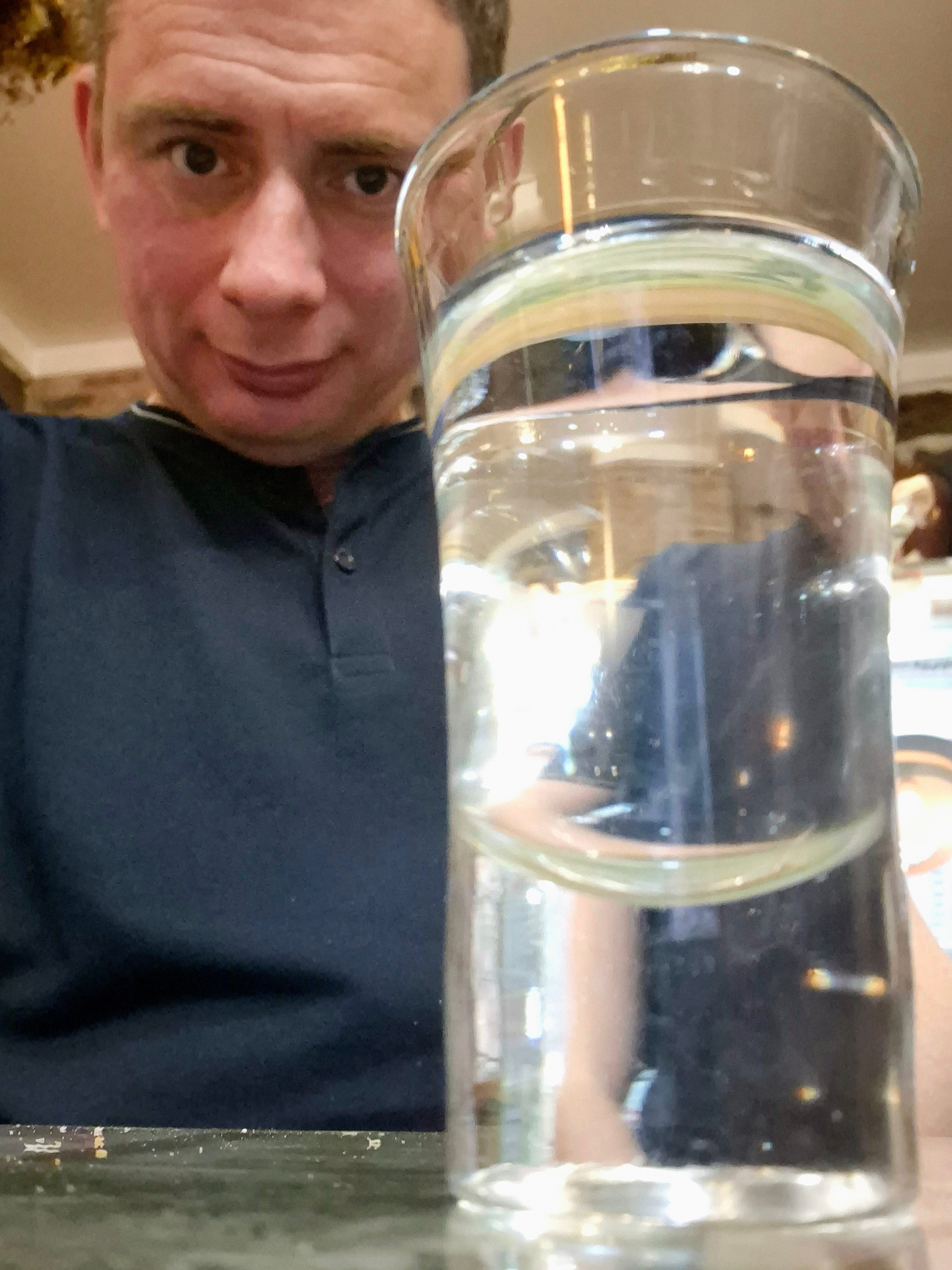 После прогулки отправились греться в маленький ресторанчик домашней кухни с топ рейтингом в Гюмри. Тутовая водка - превосходна