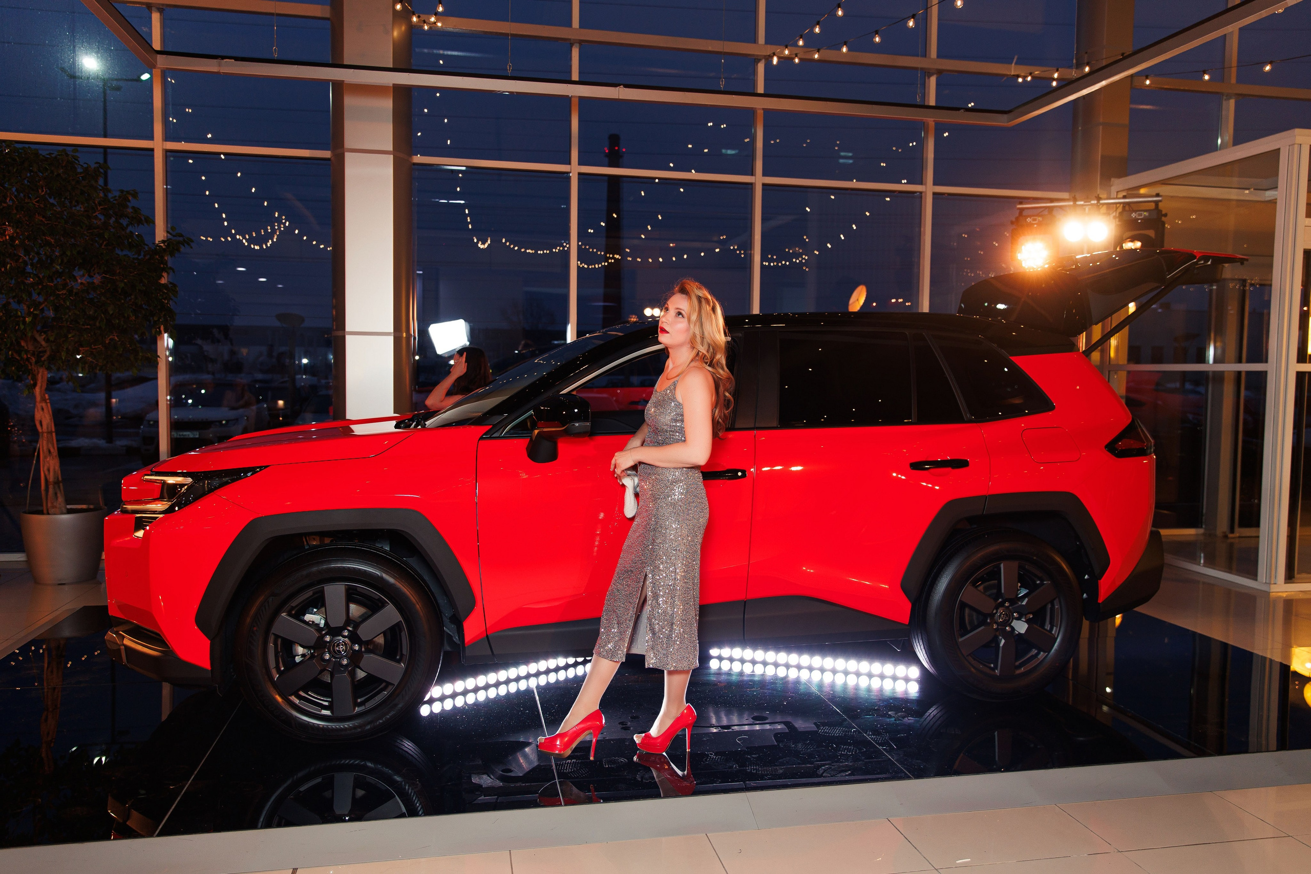 Презентация новой Toyota RAV4. Репортажный и свадебный фотограф в Уфе Павел Кожевников