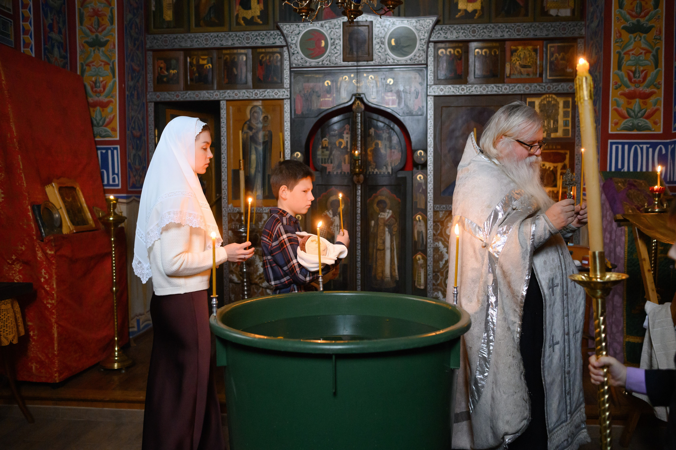 Крещение в Старообрядческом храме (Москва). Семейный и свадебный фотограф в Санкт-Петербурге Серафима Смирнова