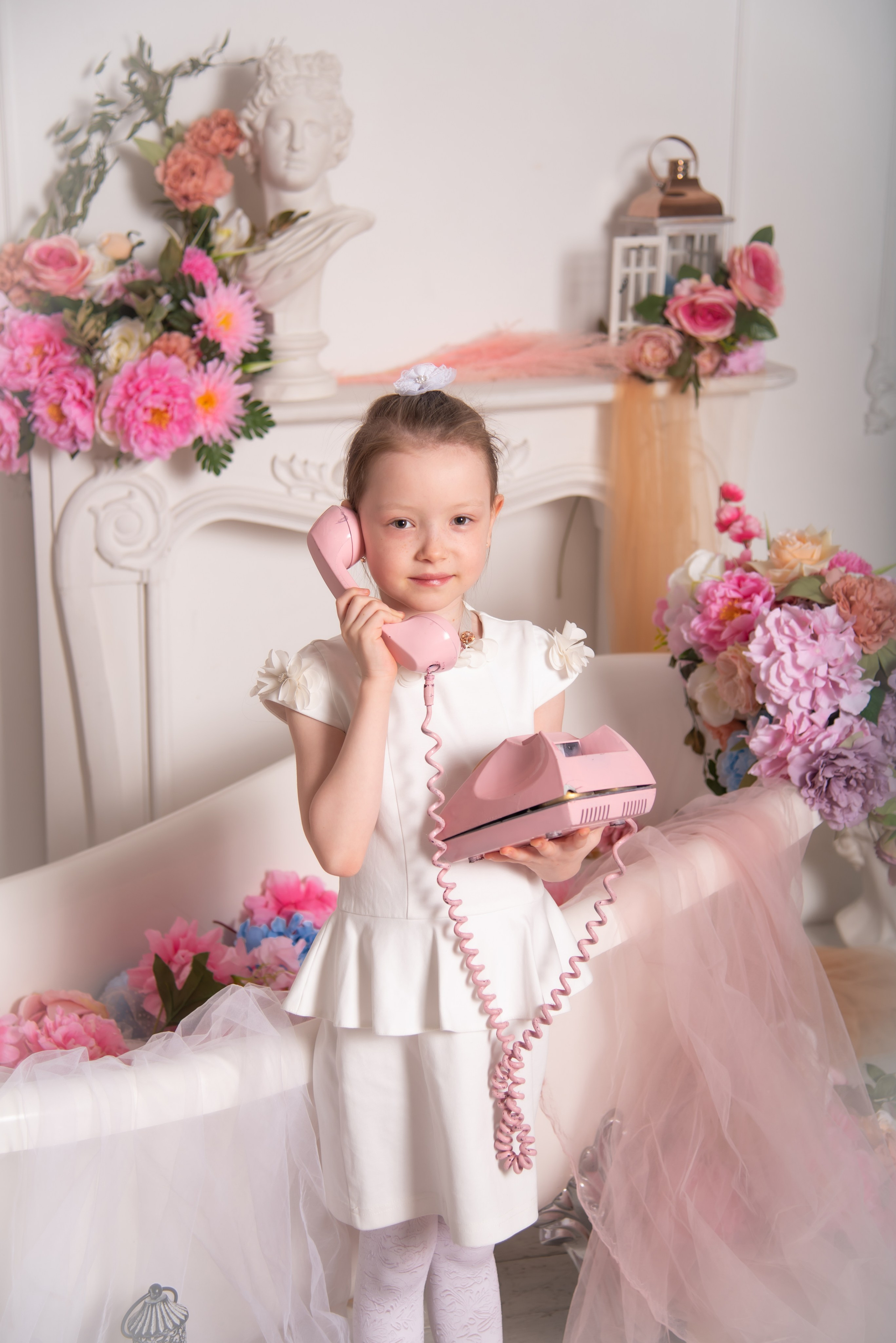 Модельная школа. Занимаюсь профессиональной фотографией и живу рядом с Байкалом. Работаю в разных жанрах