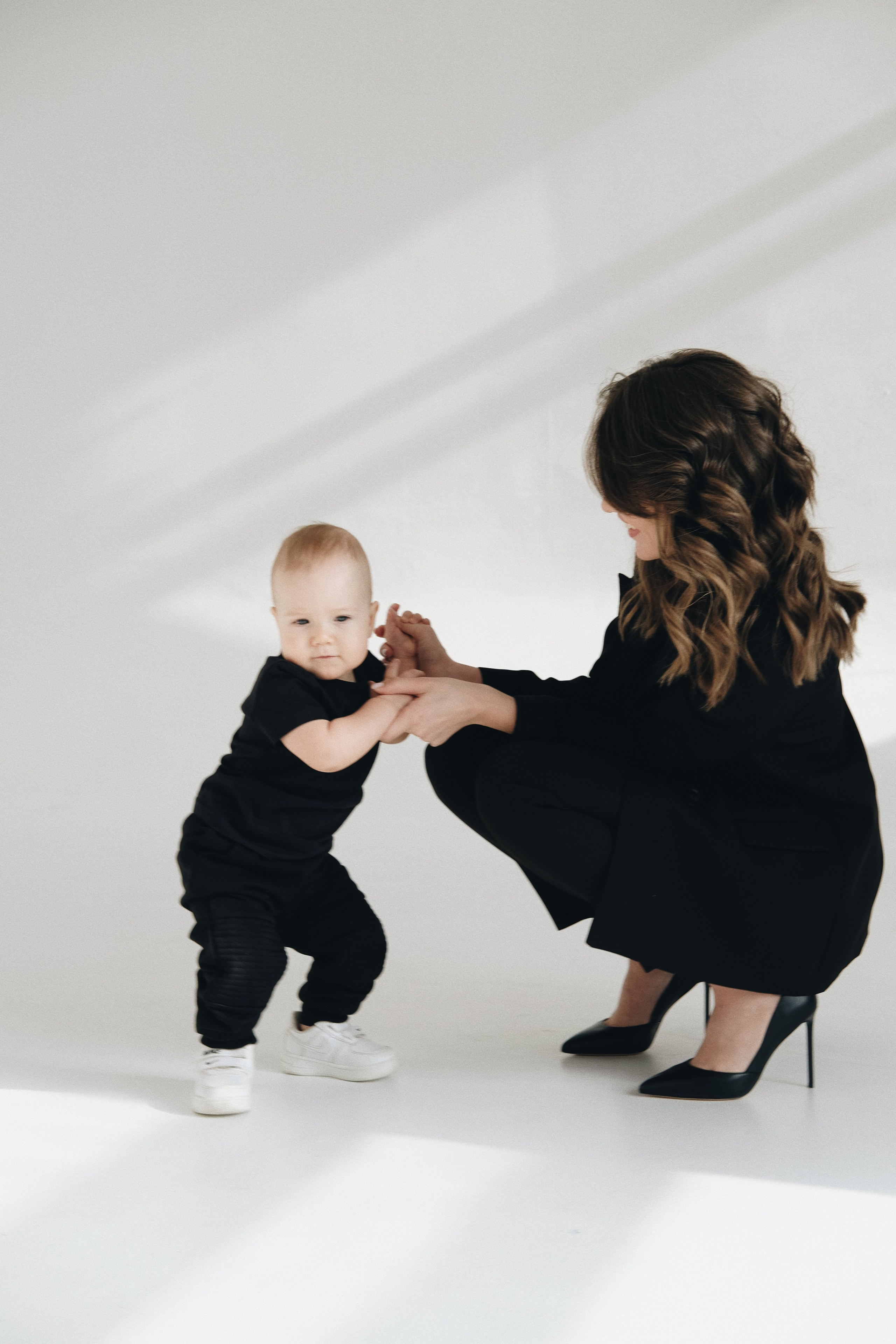 В ЧЕРНОМ. КРИСТИНА ГУСЬКОВА