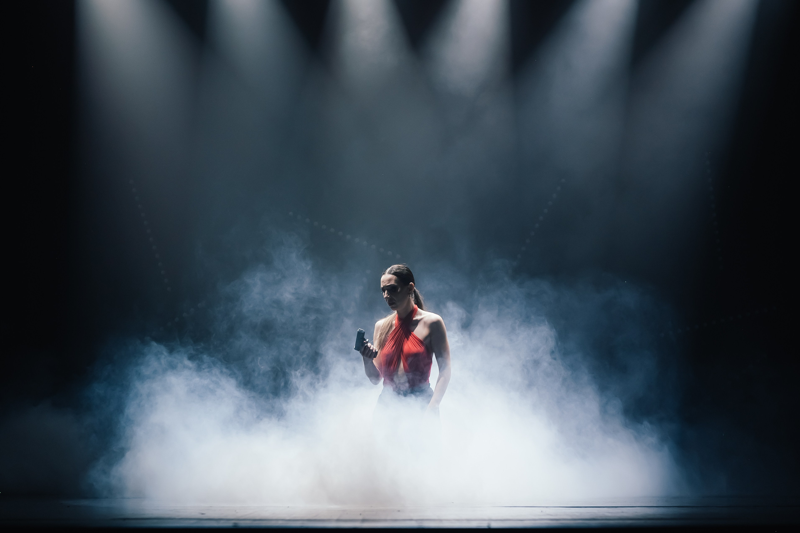 Спектакль «Мотив». Художник по свету Максим Сергачев