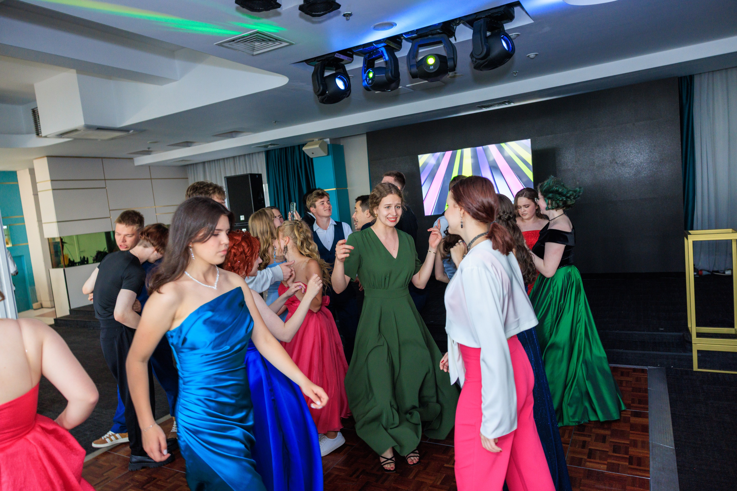 Выпускной лицея 244. Фотограф Александр Заломаев