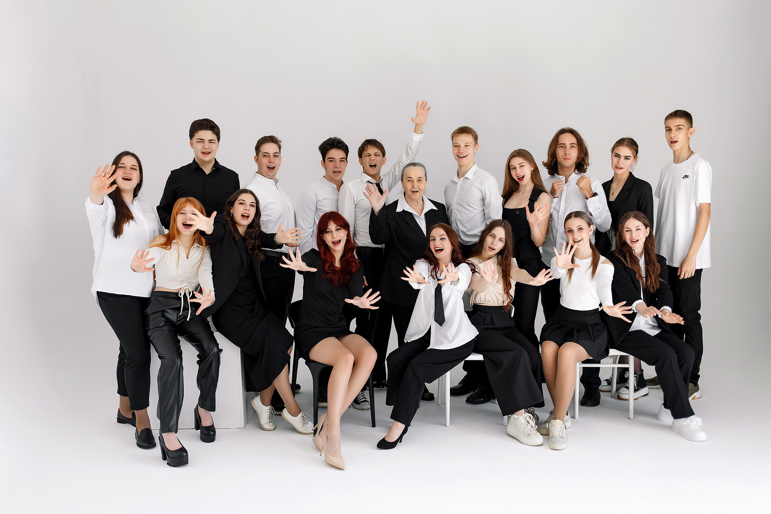 11 класс съемка на циклораме. Фотограф Любовь Корниенко, Примоский край