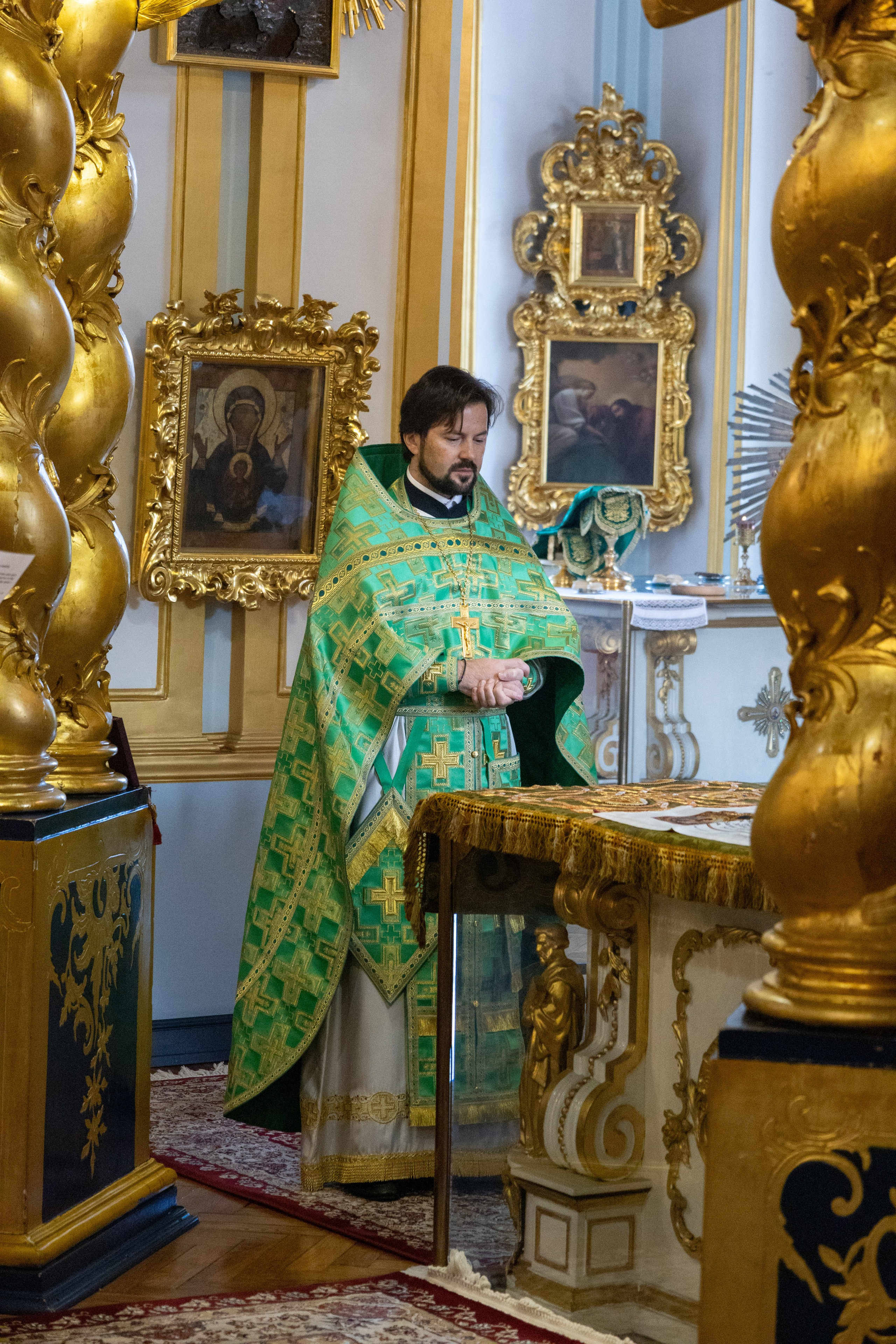 Неделя 16-я по Пятидесятнице, по Воздвижении. Глас 7-й. Попразднство Воздвижения Креста. Вмч. Никиты. НИКОЛО-БОГОЯВЛЕНСКИЙ МОРСКОЙ СОБОР