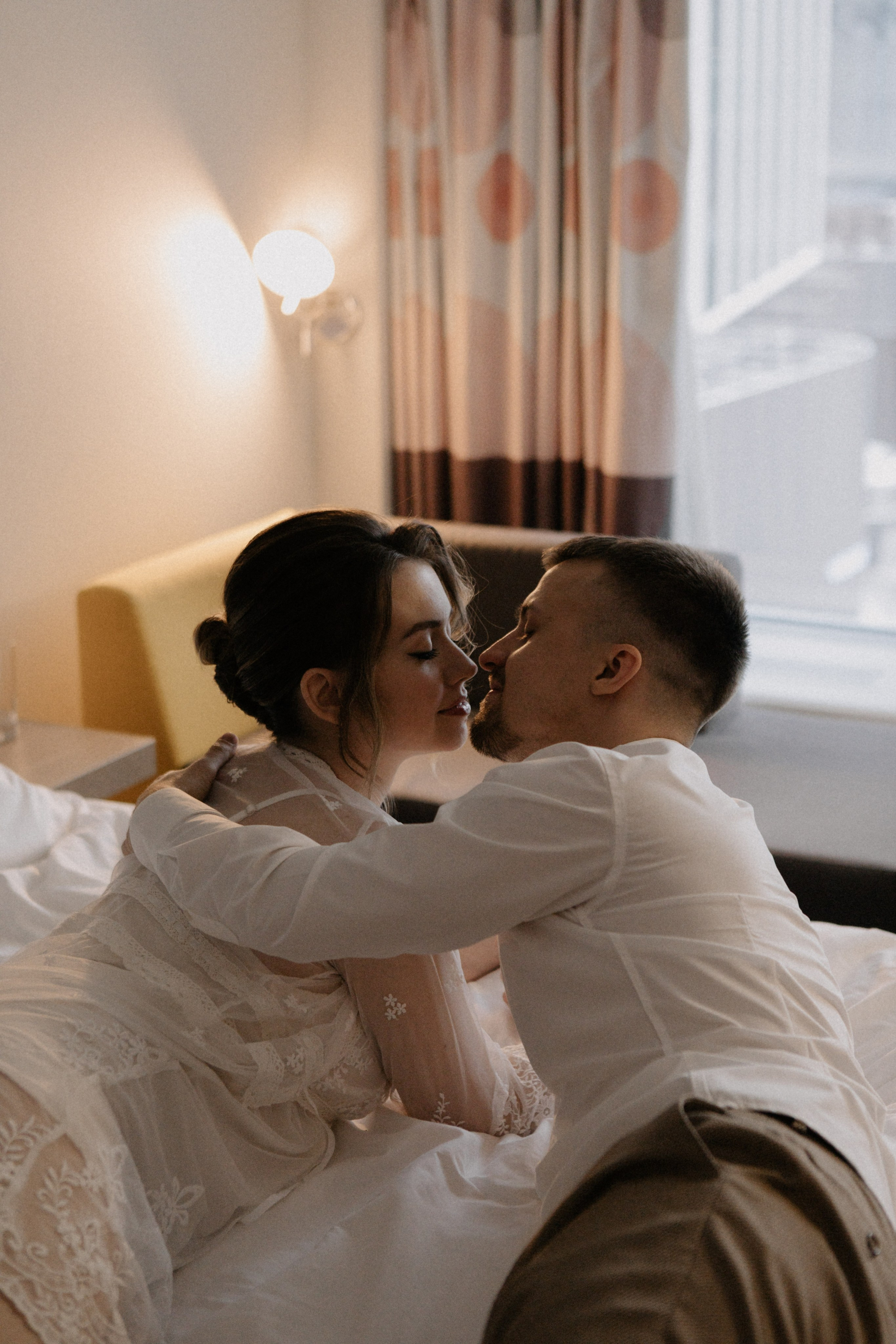 Ксюша и Илья. Утро в отеле роспись в Birds. Свадебный и портретный фотограф в Москве Анастасия Масюк