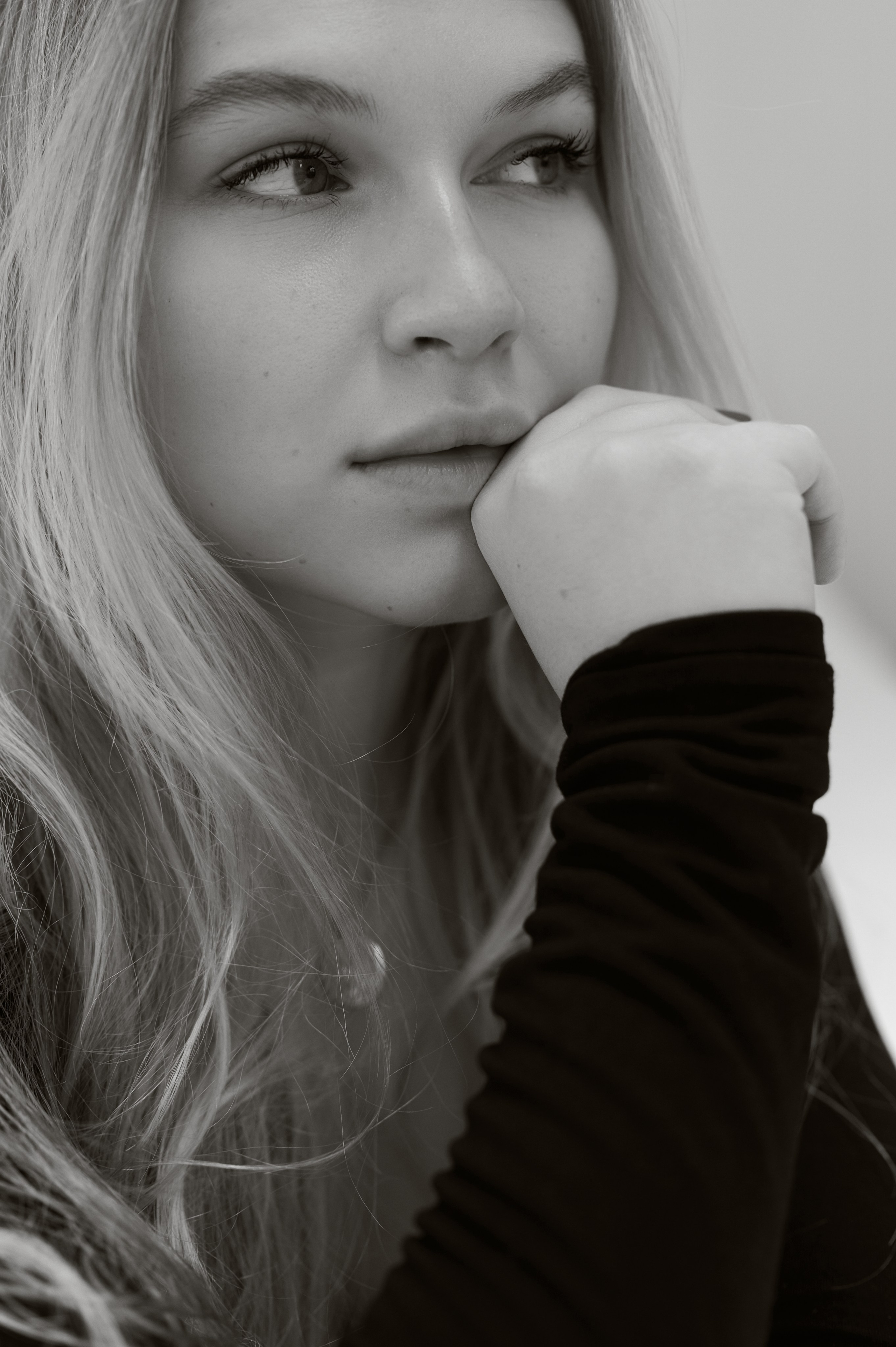 Индивидуальная женская фотосессия с искусственным светом