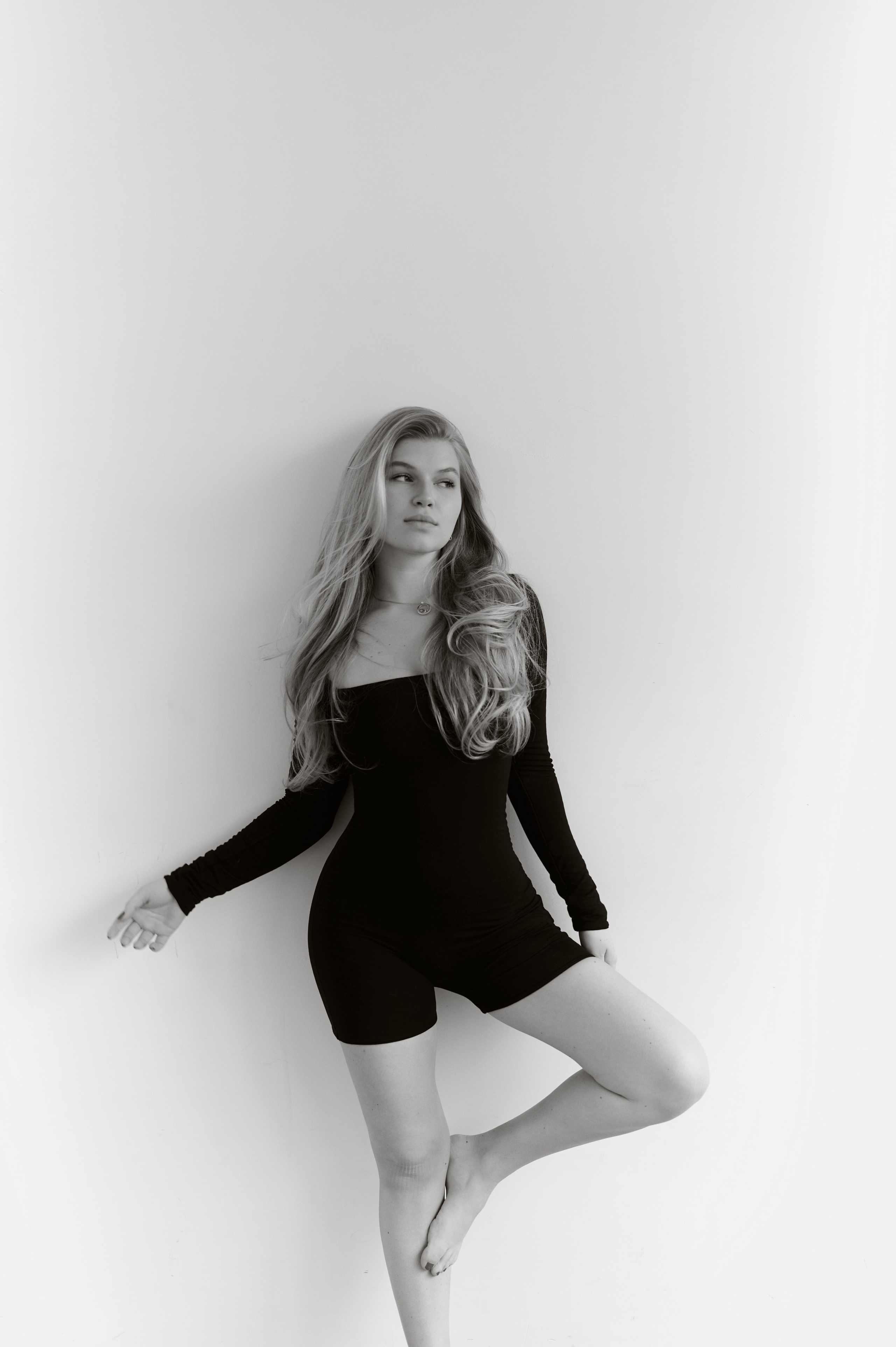 Индивидуальная женская фотосессия с искусственным светом