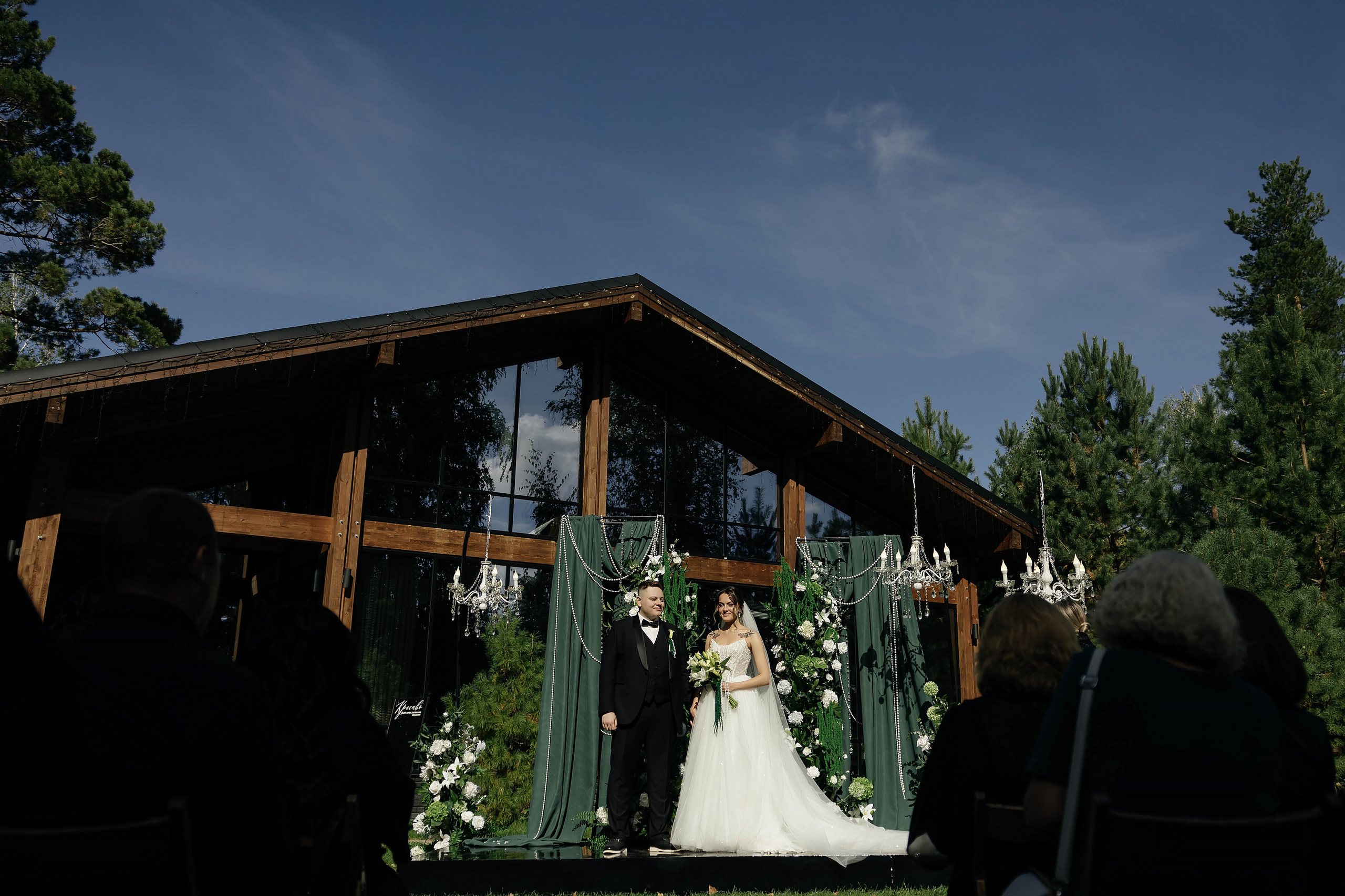 Свадебная история. Лесной Виладж. Свадебный и семейный фотограф Рассказова Виктория