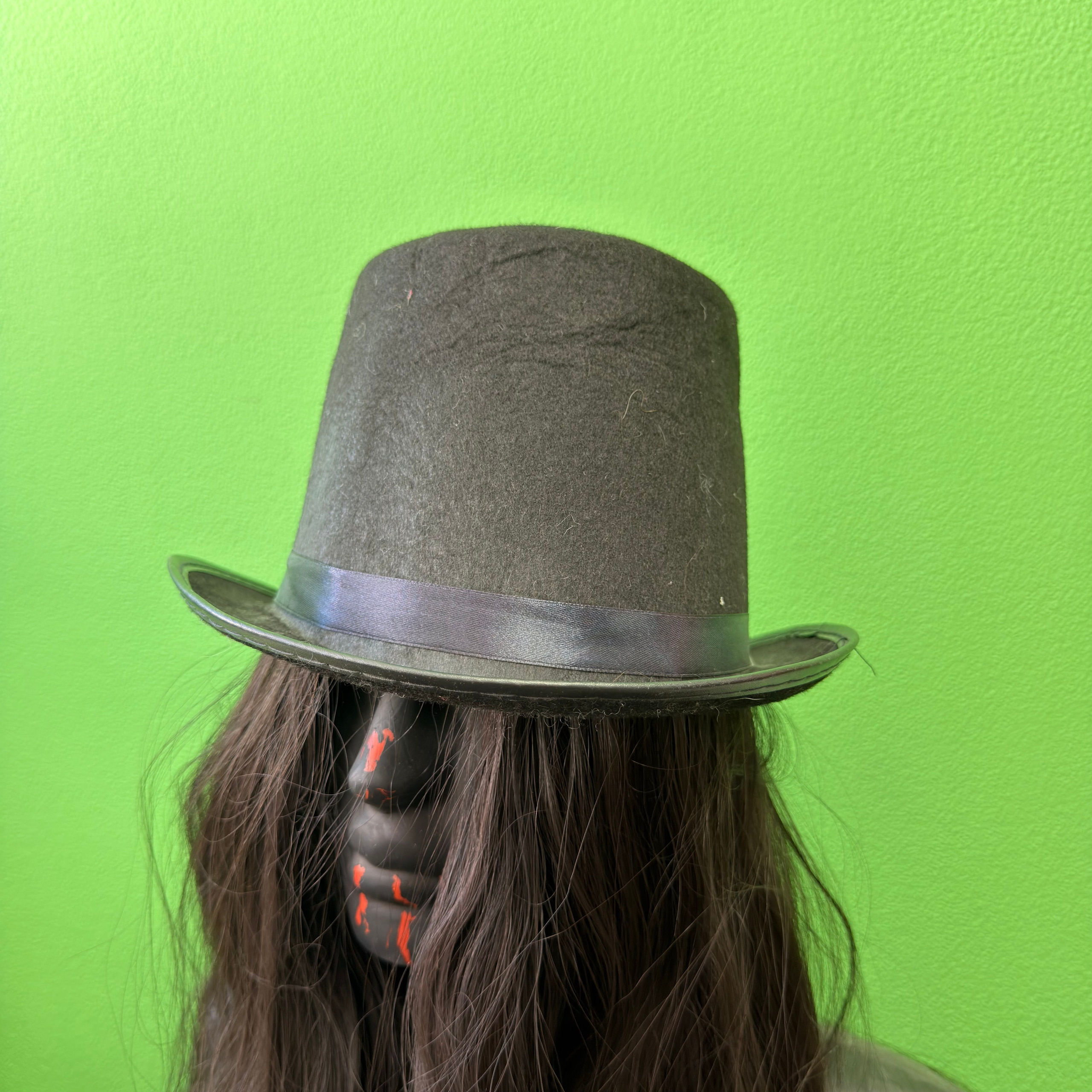 Головные уборы в аренду. Аренда костюмов, платьев и реквизита для фотосессий на Камчатке