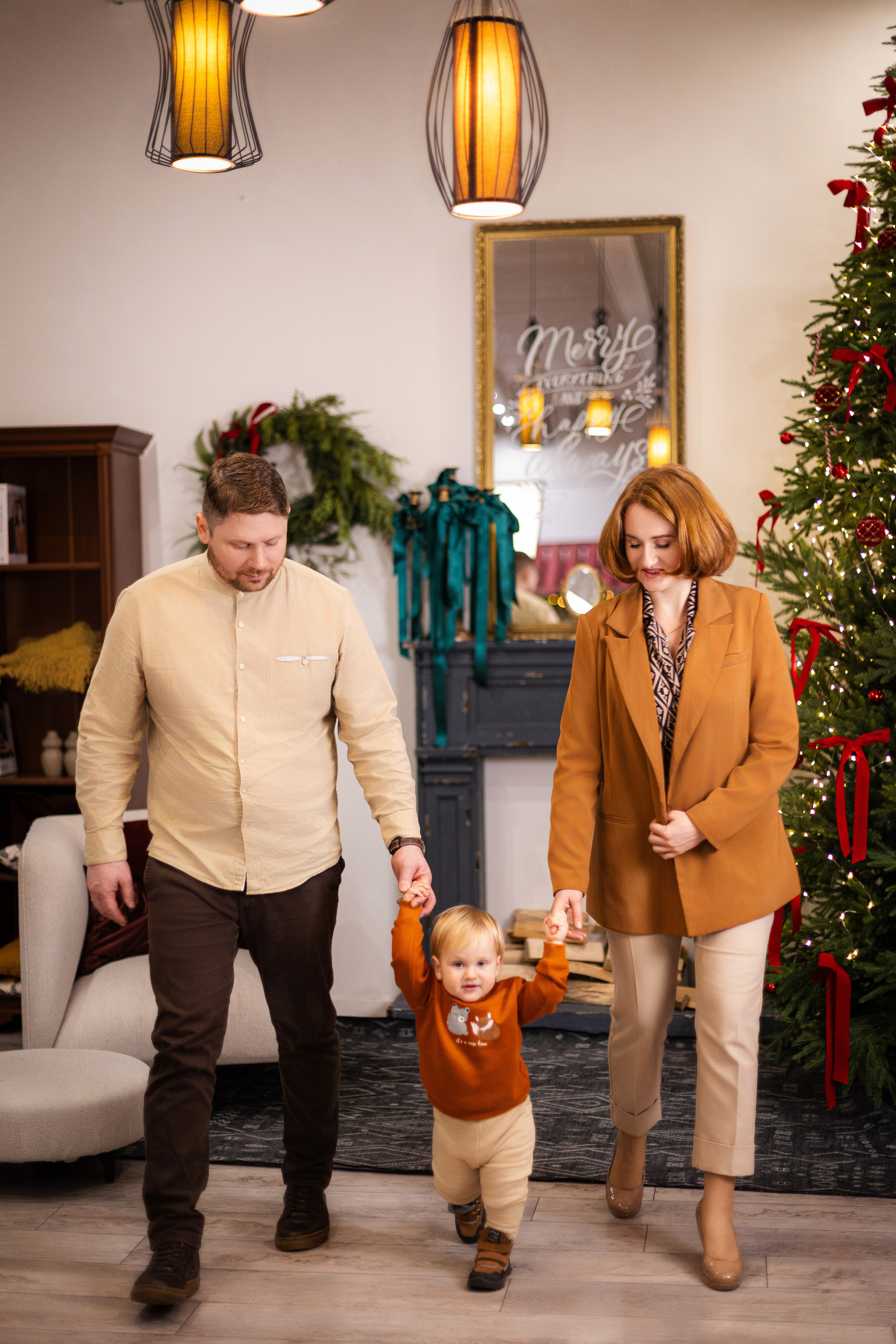 Ольга, Павел и Рома с бабушками. Фотограф ВИКА МЕДУЗА