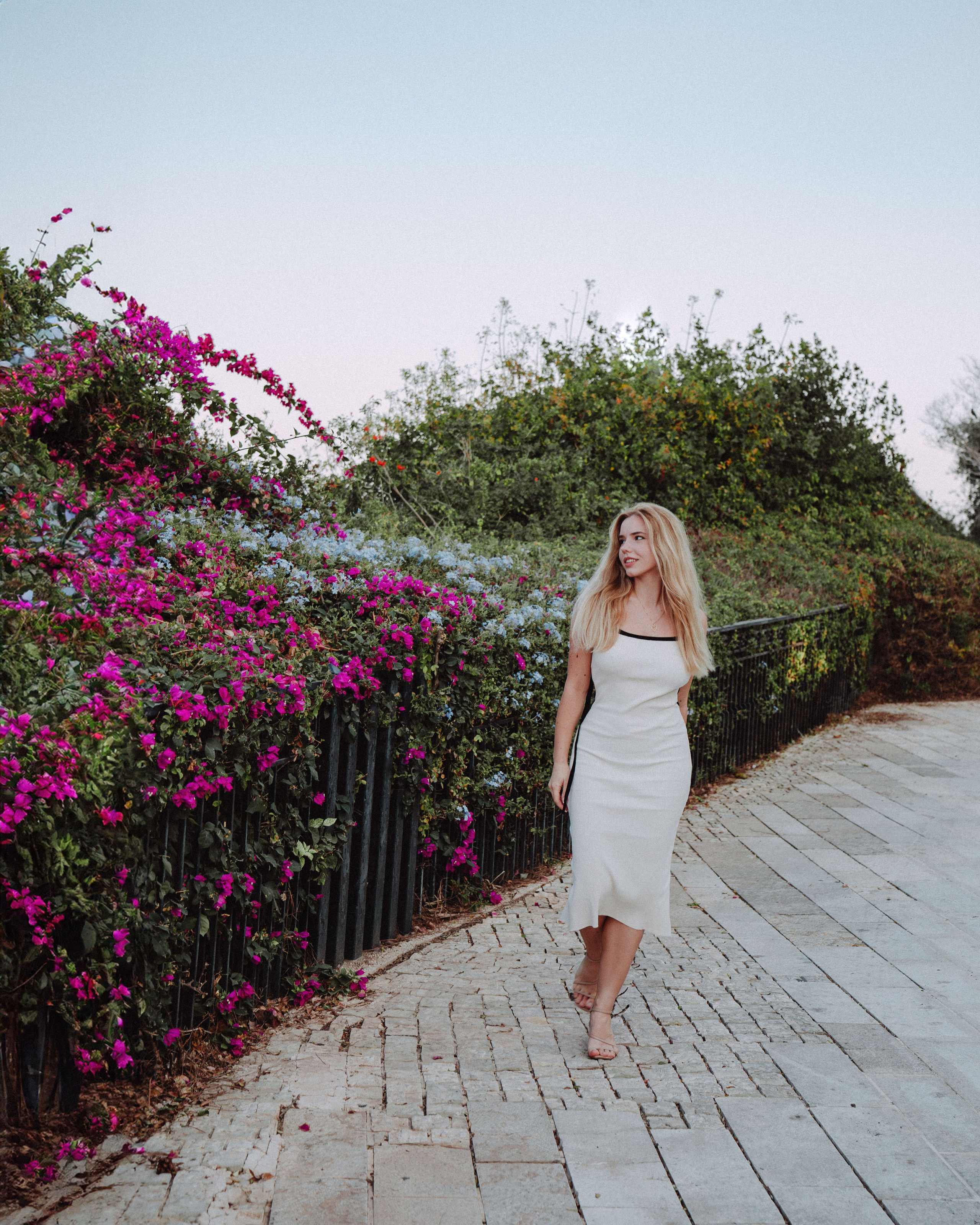 В цветущем саду. Портретный и свадебный фотограф в Москве Финкельштенй Анна